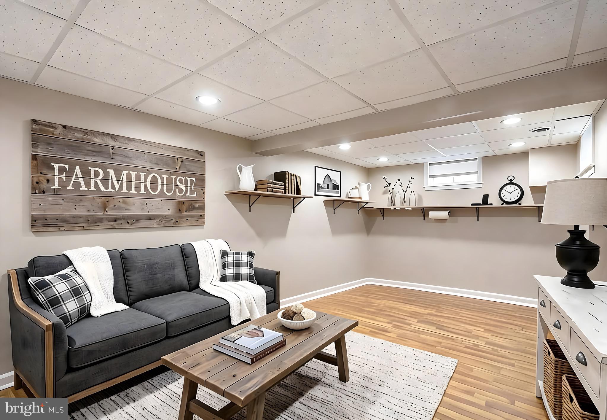 COLONIAL HILLS - Residential