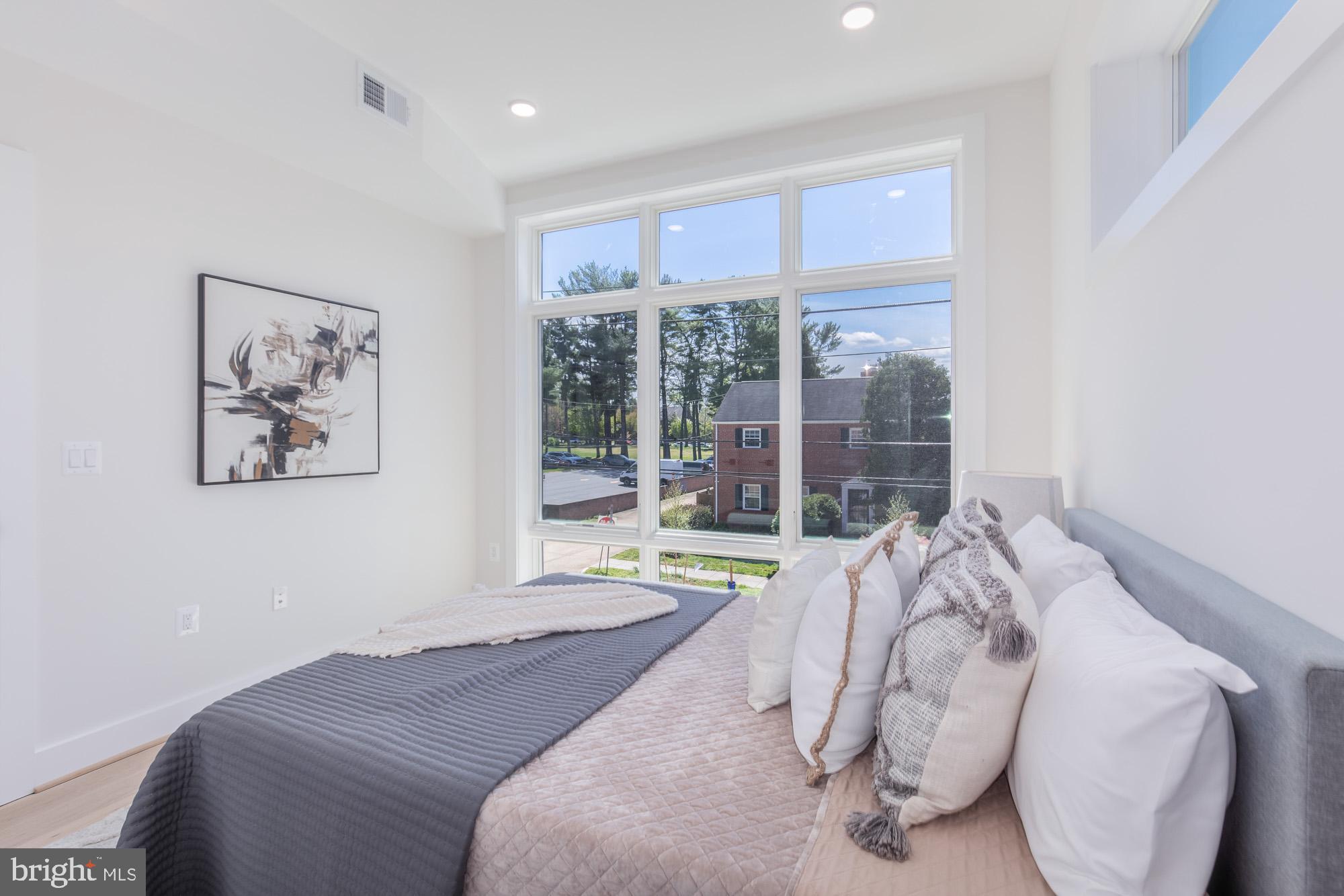 FRIENDSHIP HEIGHTS - Residential