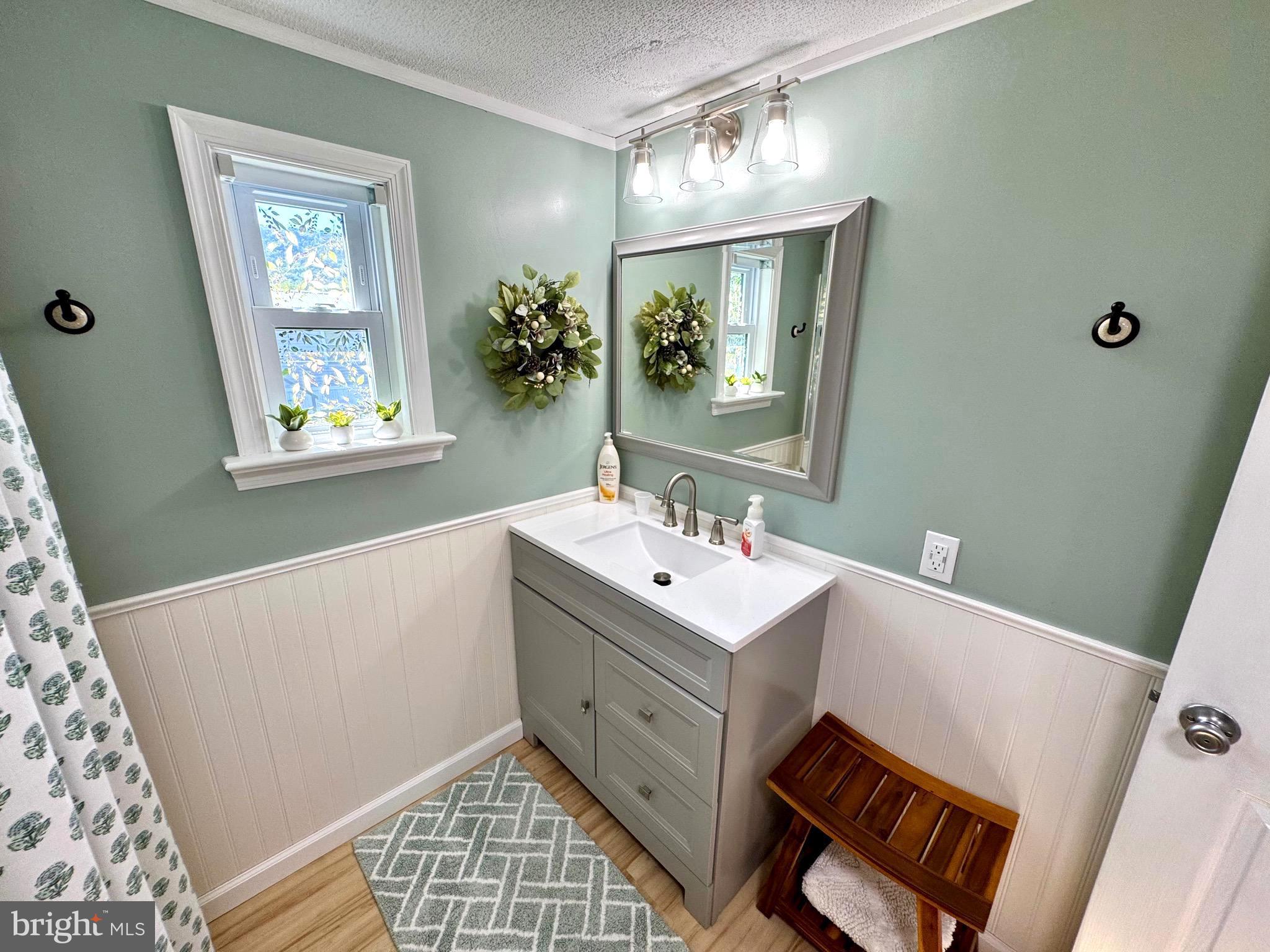 CONTINENTAL COURTS - Residential