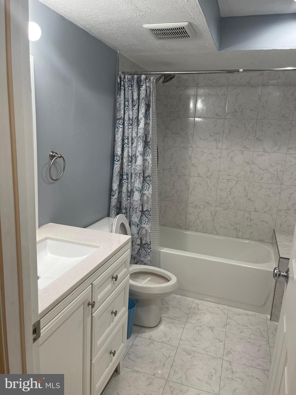 LEELAND STATION - Residential Lease