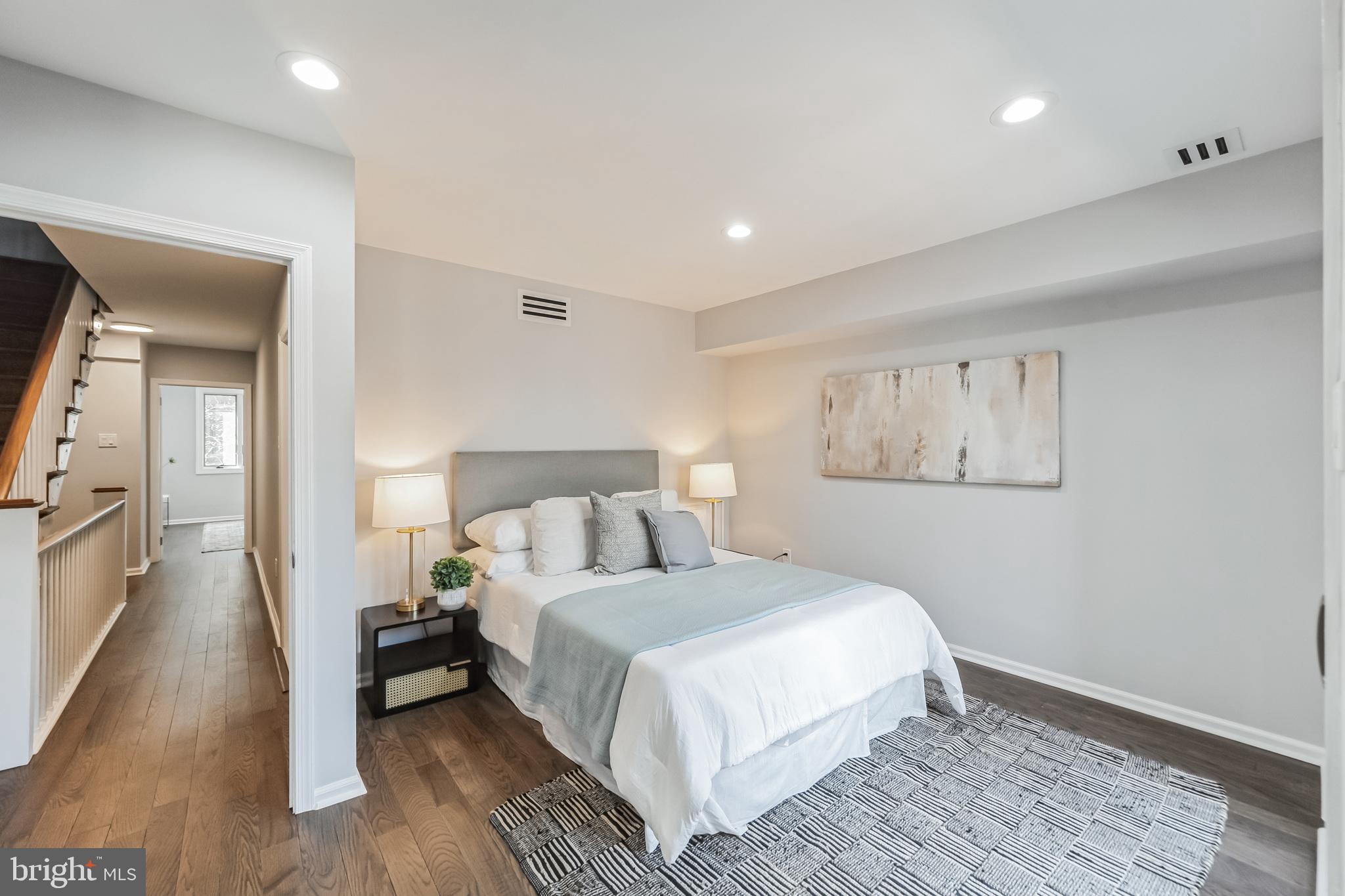 SOCIETY HILL - Residential