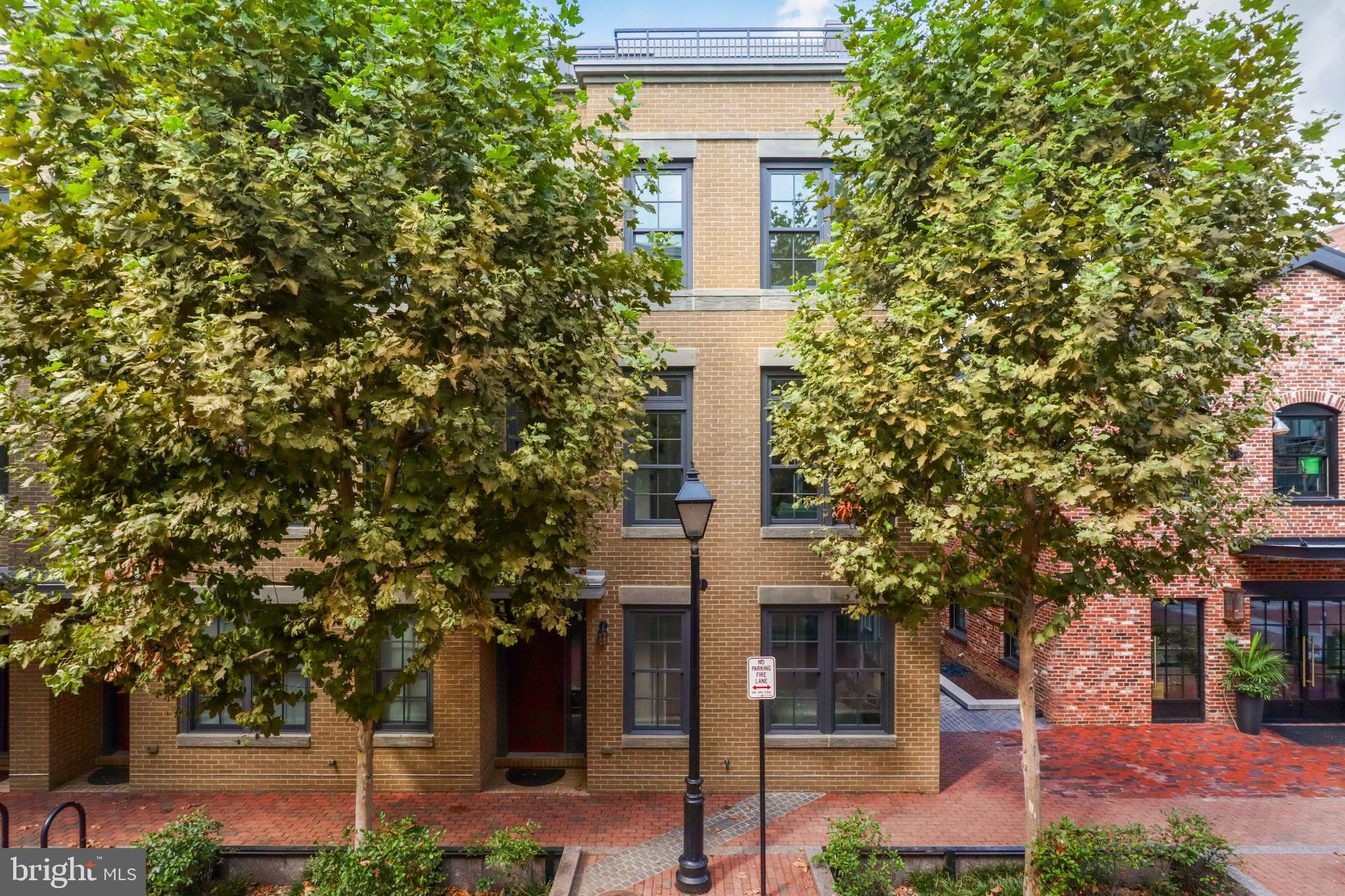 ROBINSON LANDING - Residential