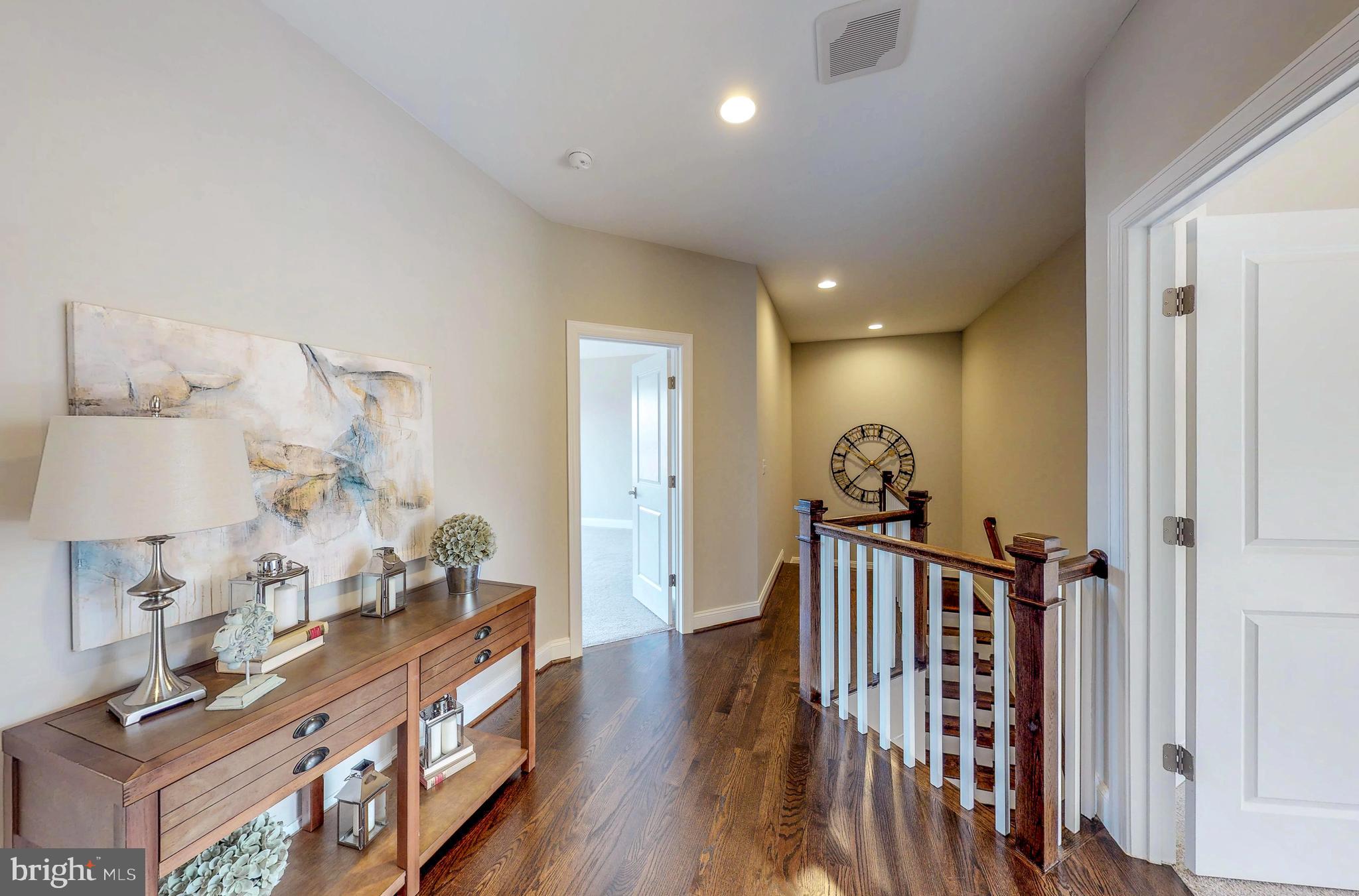 OAKTON VIEW - Residential