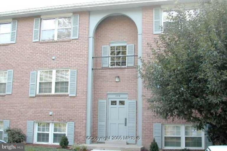 HICKORY HILLS - Residential Lease