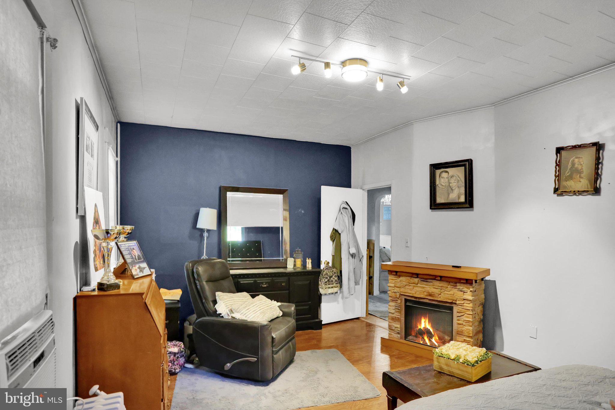 POTTSVILLE - Residential
