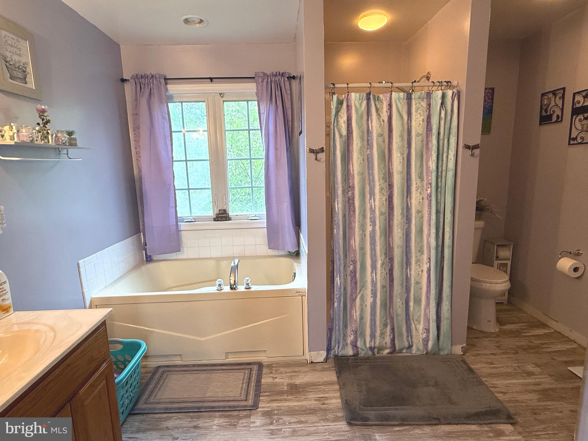FOREST HILLS - Residential
