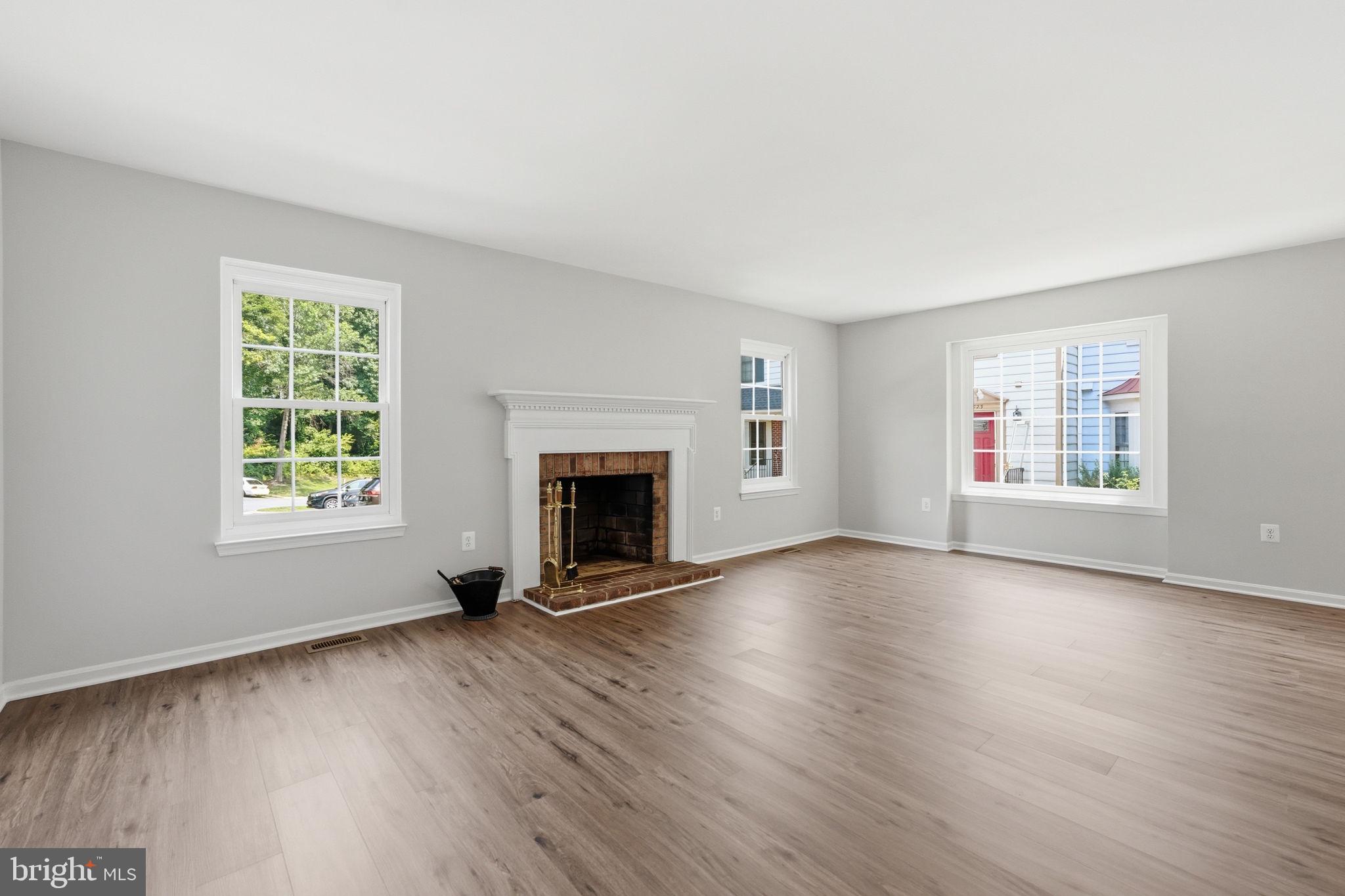 SPRINGFIELD OAKS - Residential