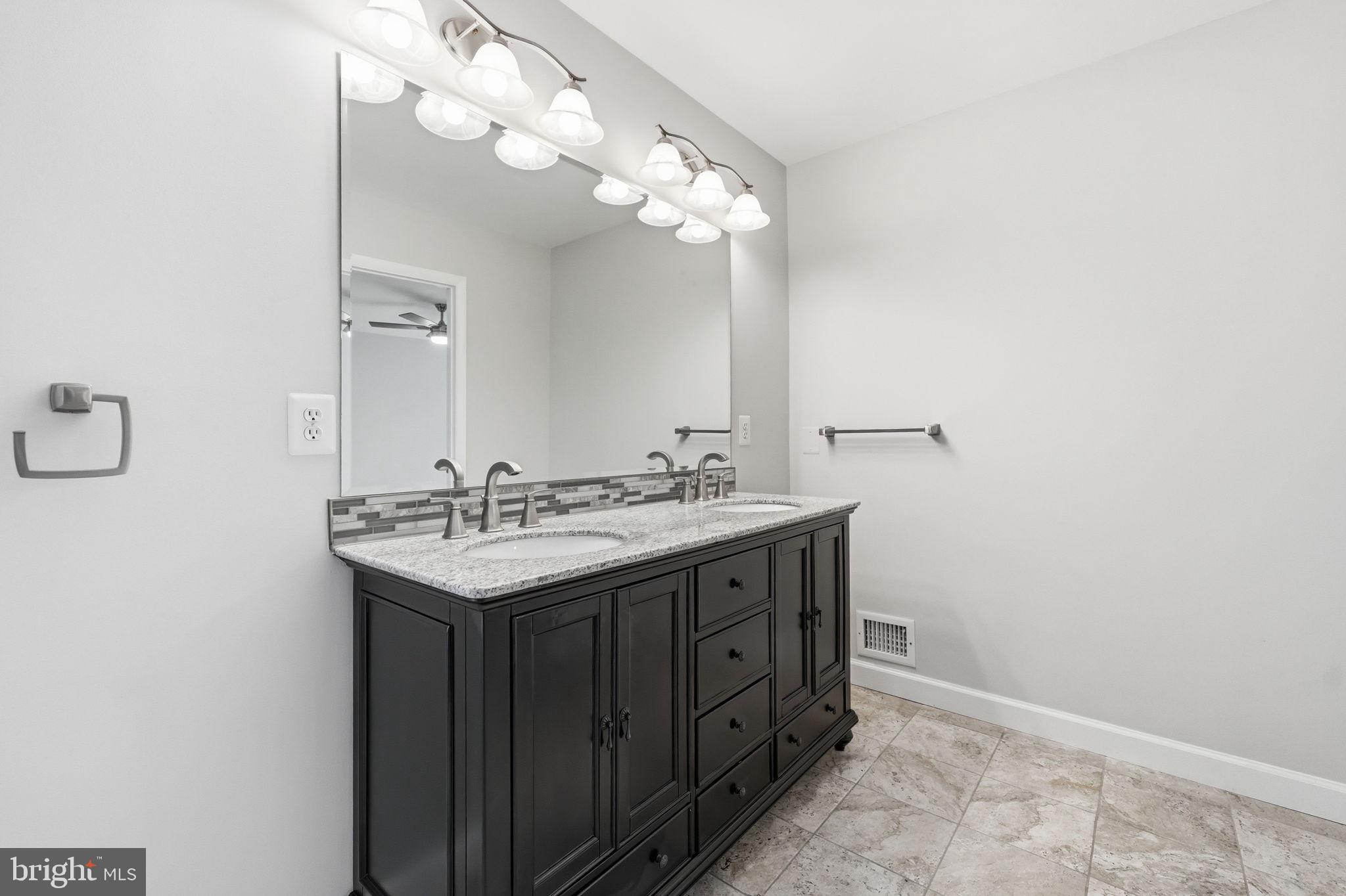 SPRINGFIELD OAKS - Residential