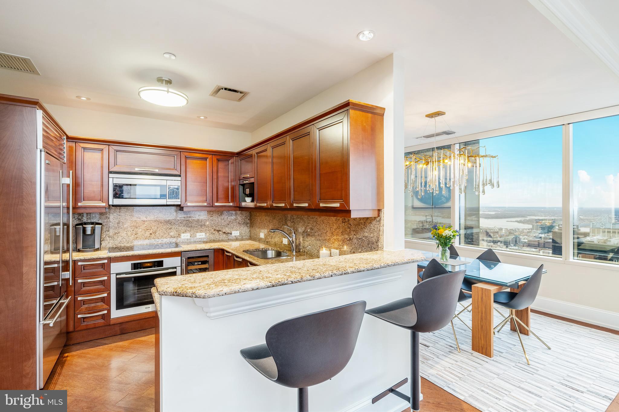 AVENUE OF THE ARTS - Residential