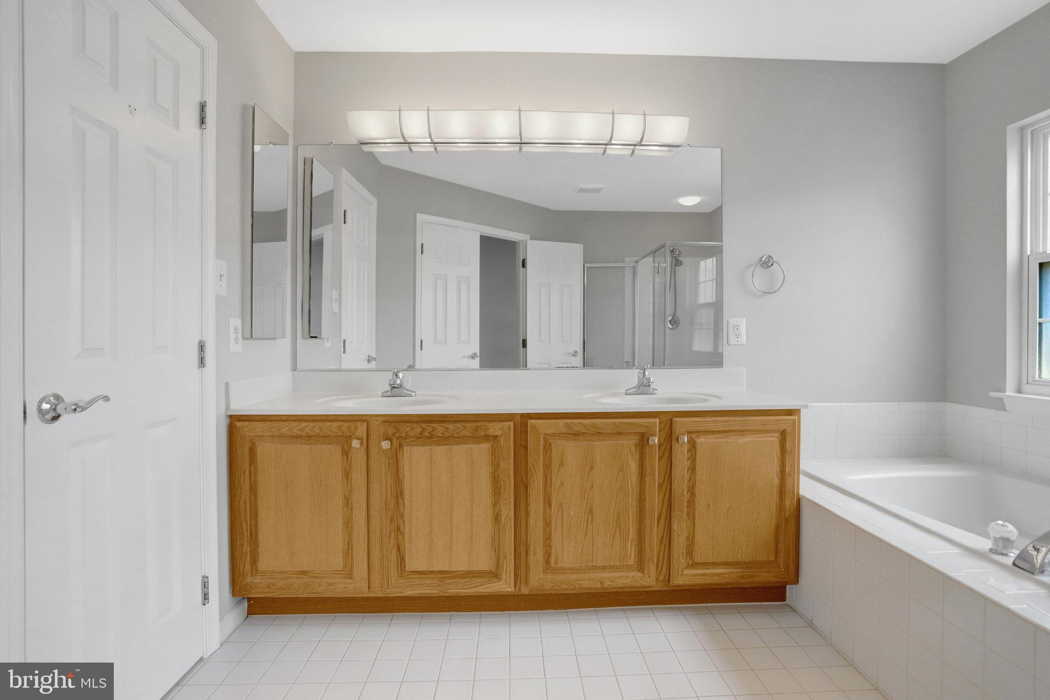 TOWNES OF MANCHESTER WOODS - Residential Lease