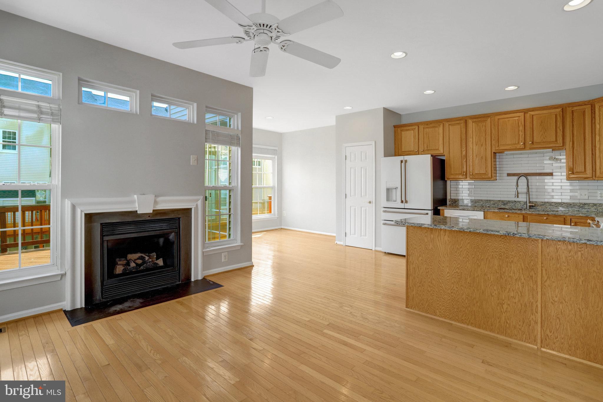 TOWNES OF MANCHESTER WOODS - Residential Lease