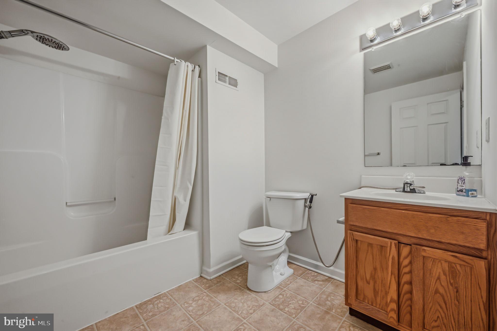 MALLARD POINTE - Residential