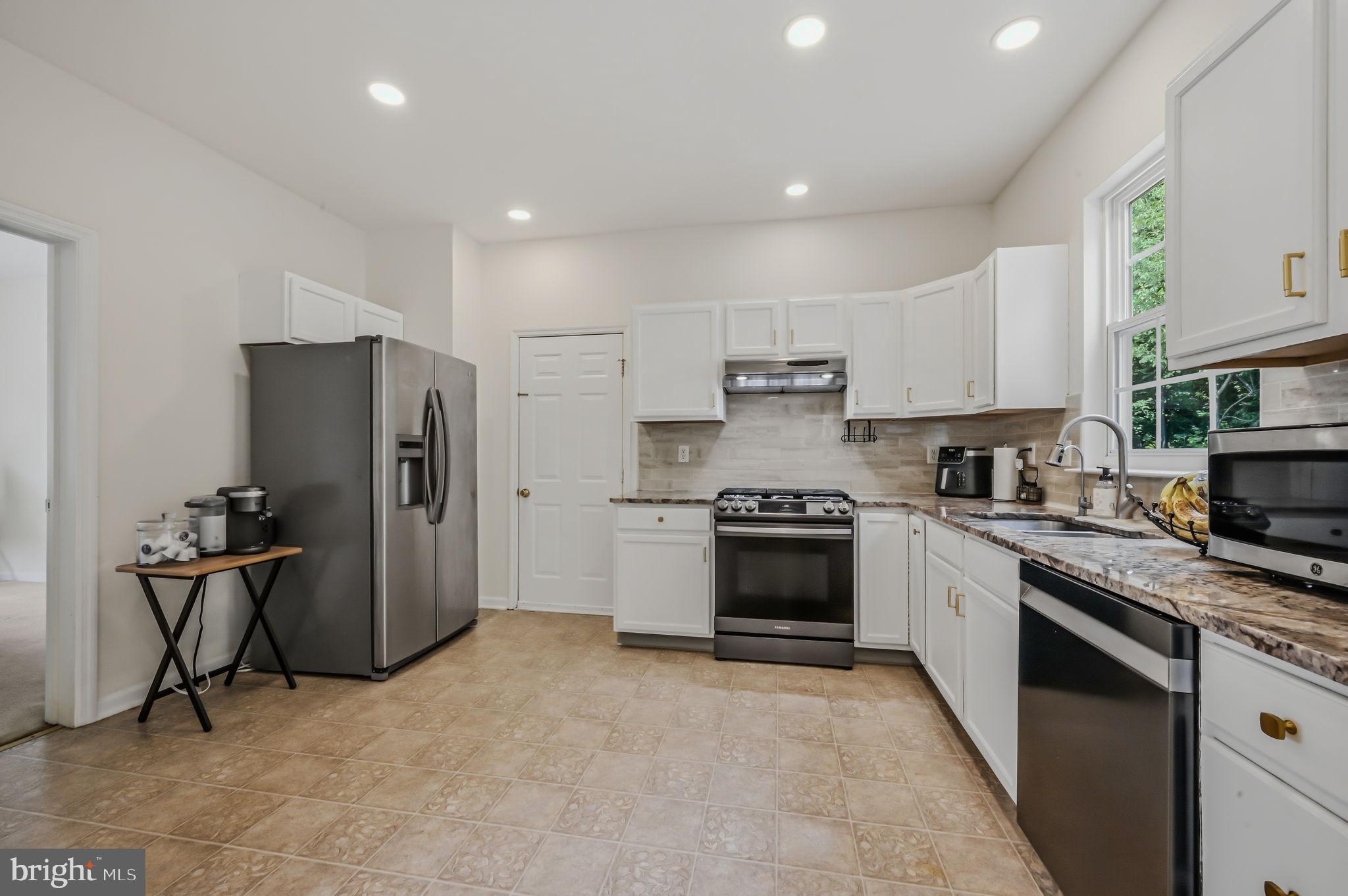 MALLARD POINTE - Residential