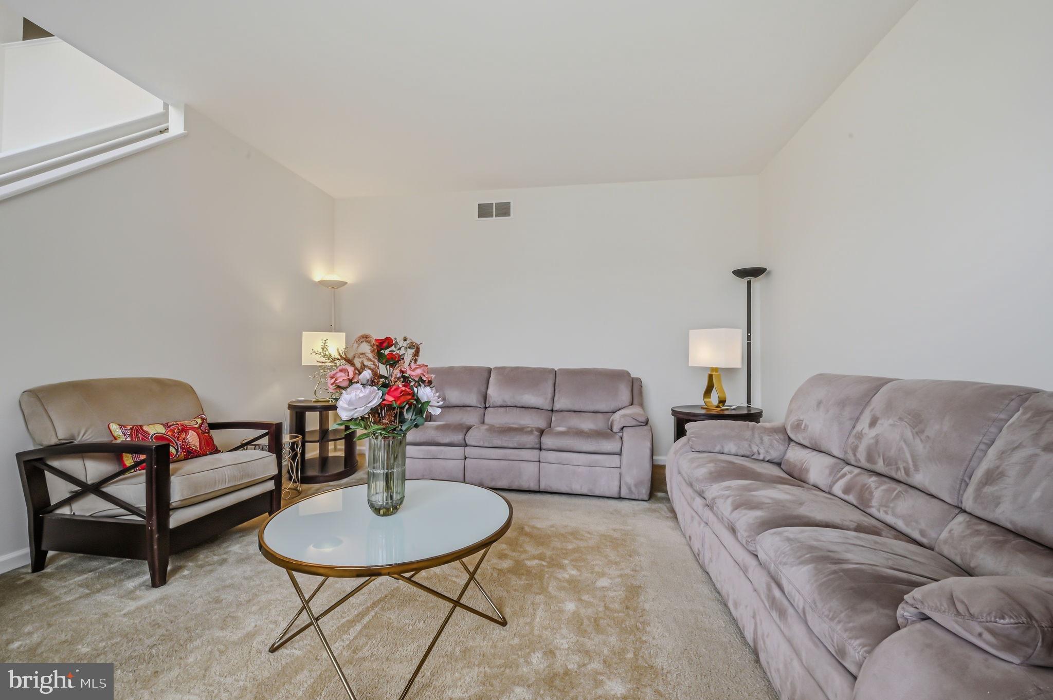 MALLARD POINTE - Residential