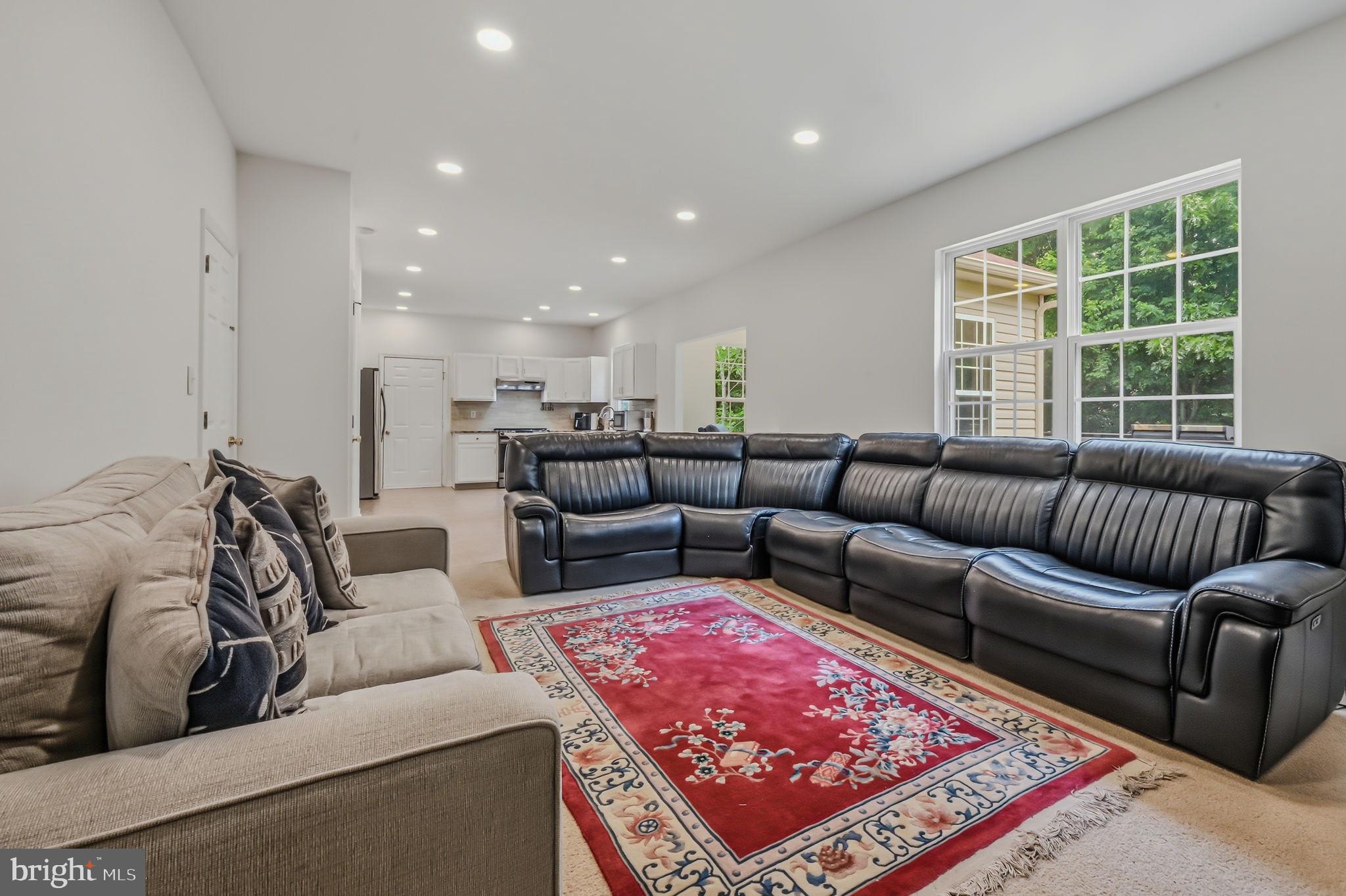 MALLARD POINTE - Residential