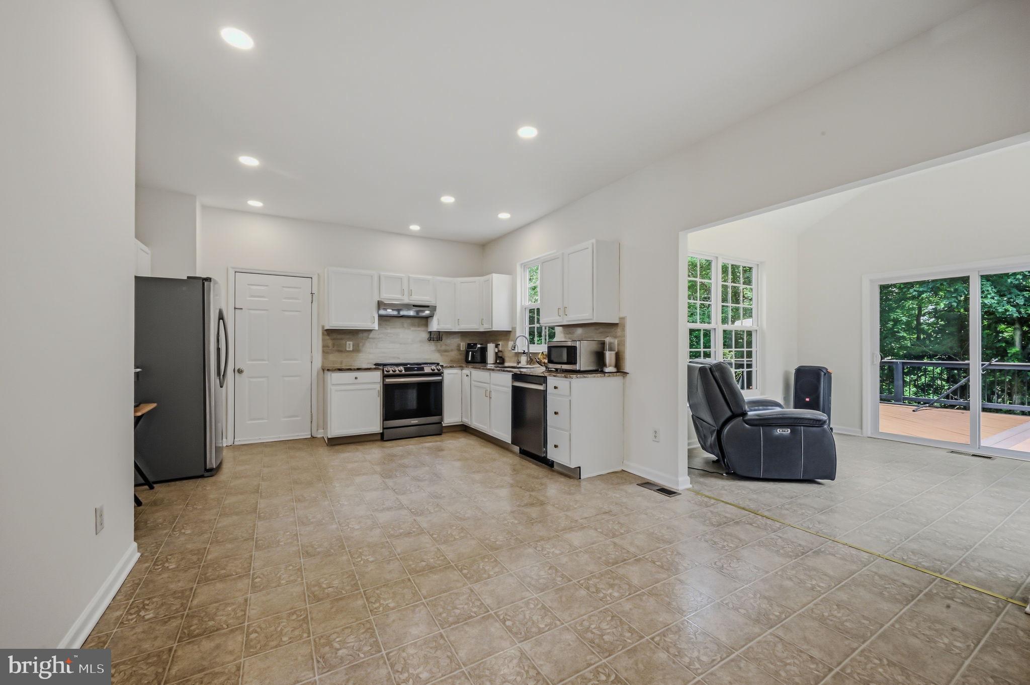 MALLARD POINTE - Residential
