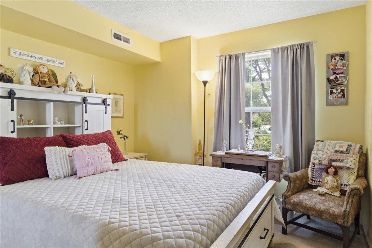 COLONIES AT MCLEAN - Residential