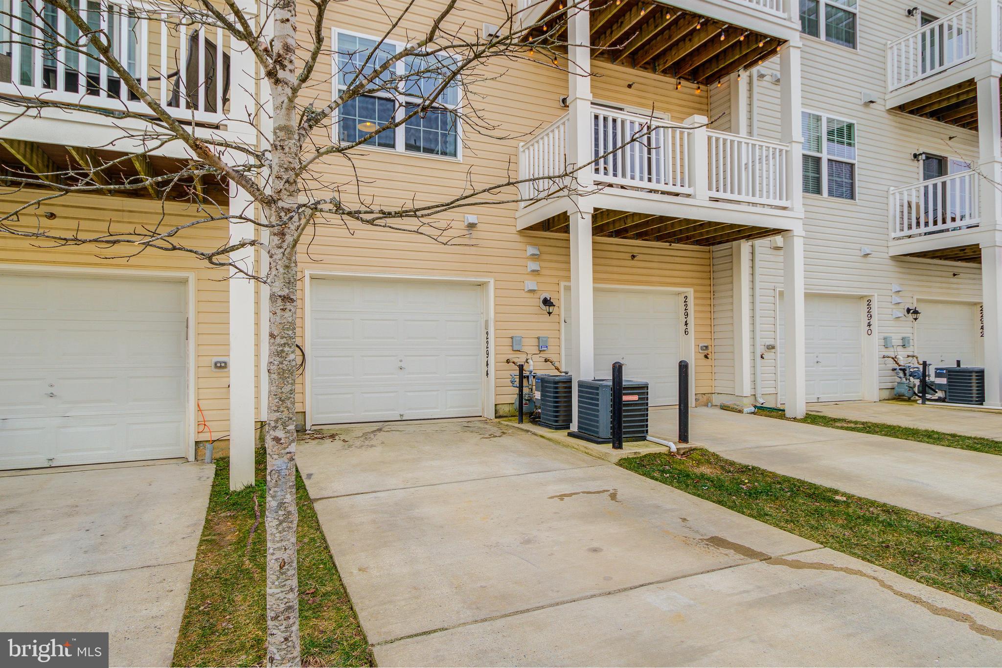 ARORA HILLS - Residential