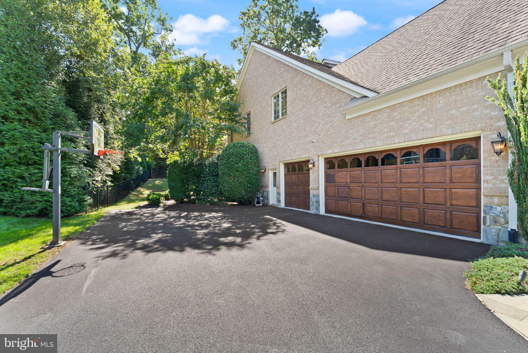 THISTLE RIDGE - Residential