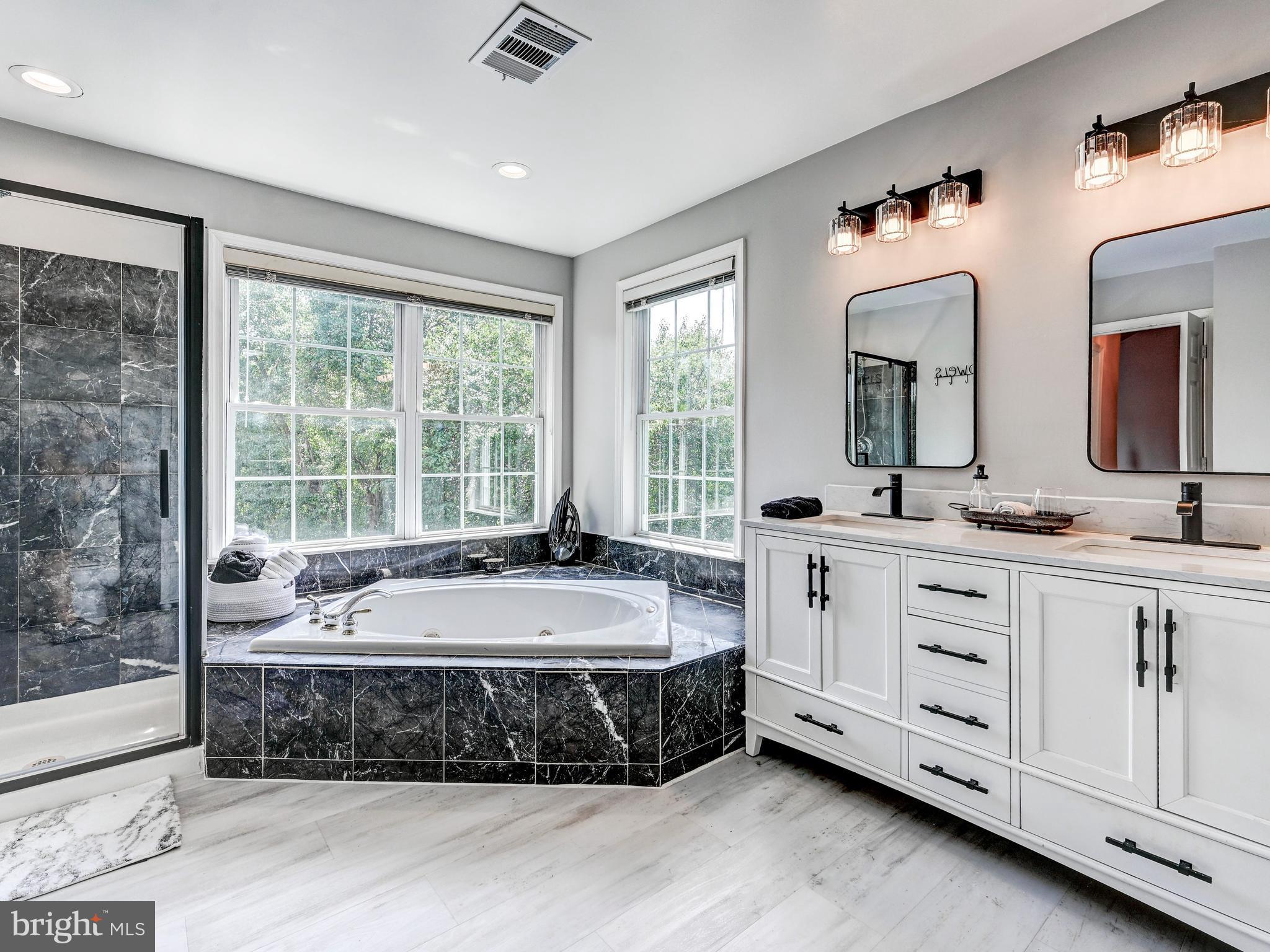 GREY ROCK VILLAS - Residential