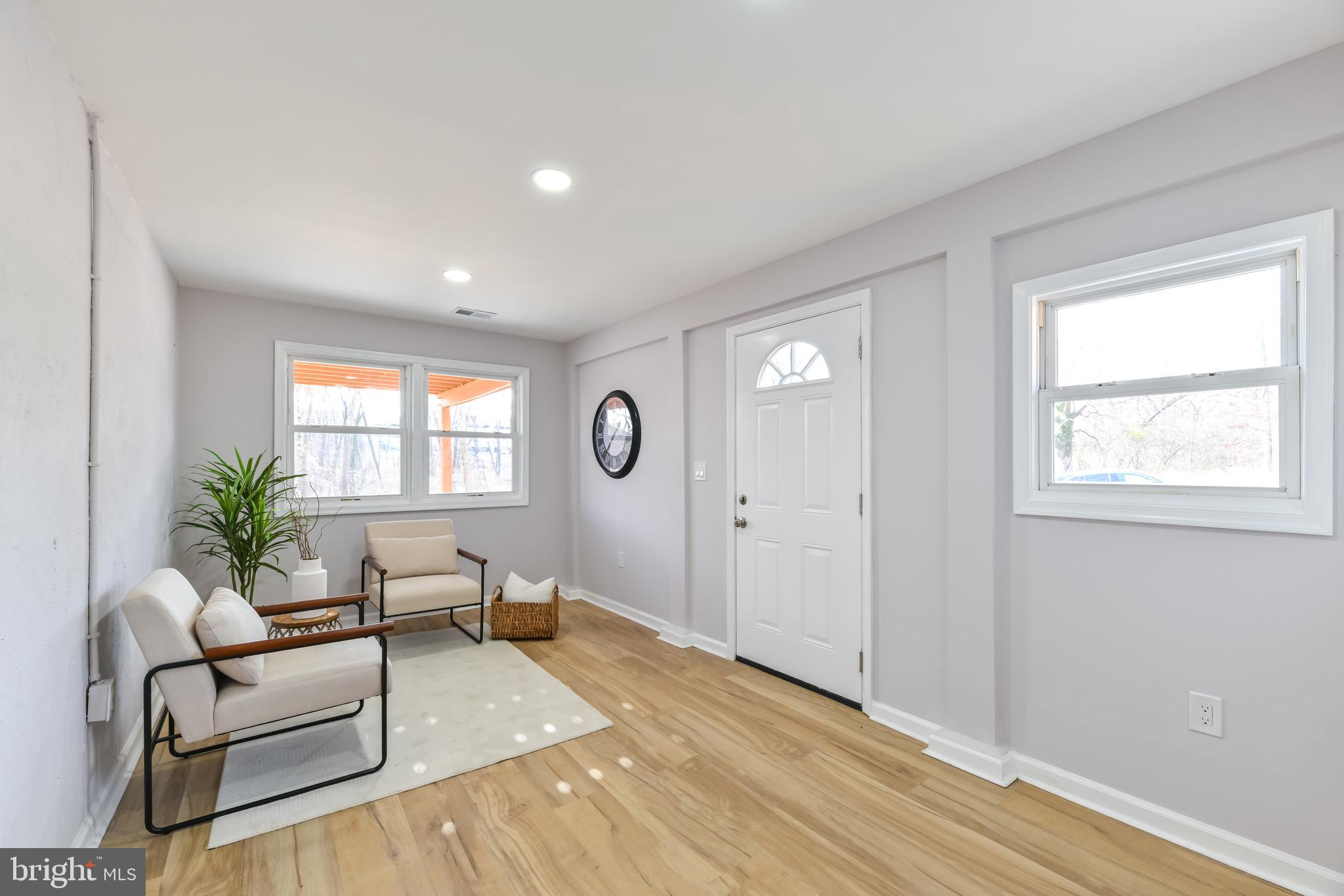 WINDSOR  MILL - Residential