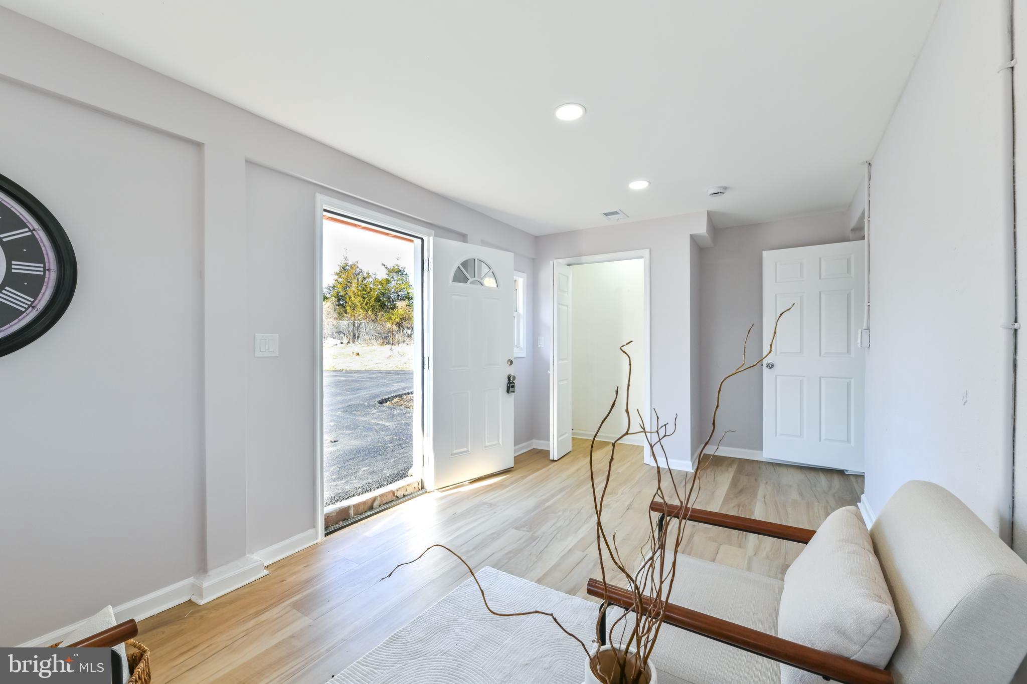 WINDSOR  MILL - Residential