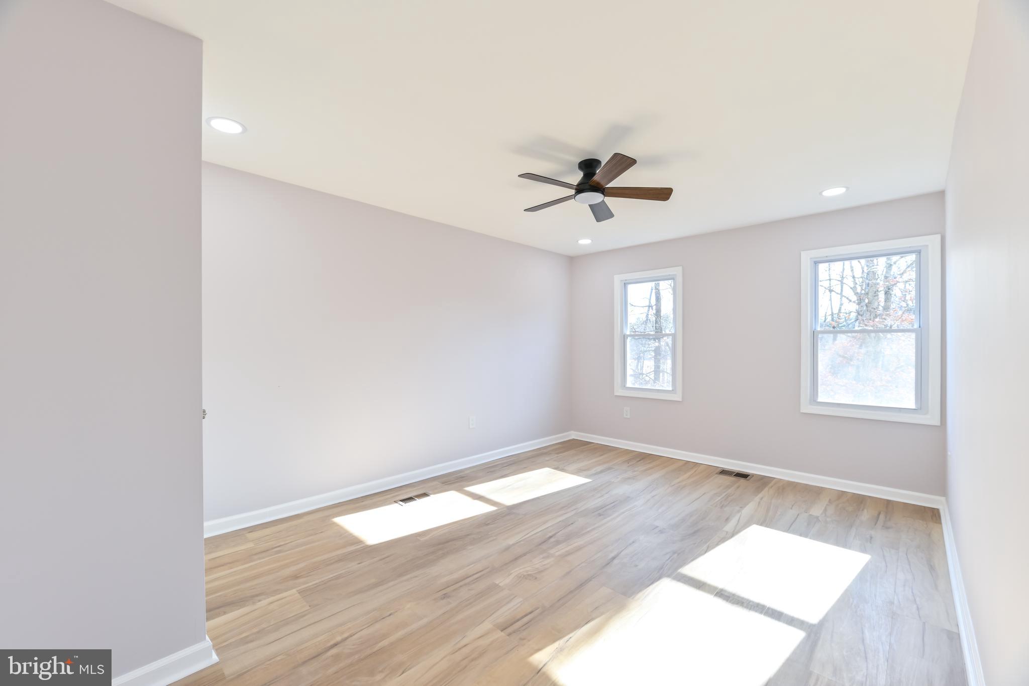 WINDSOR  MILL - Residential