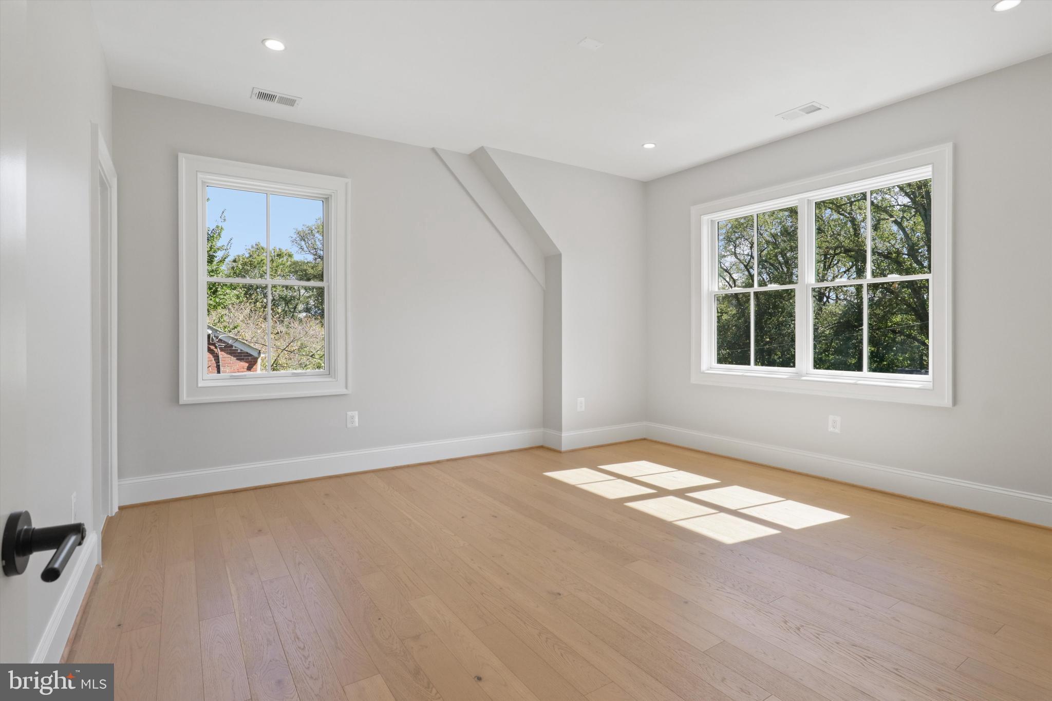 WOODMONT - Residential