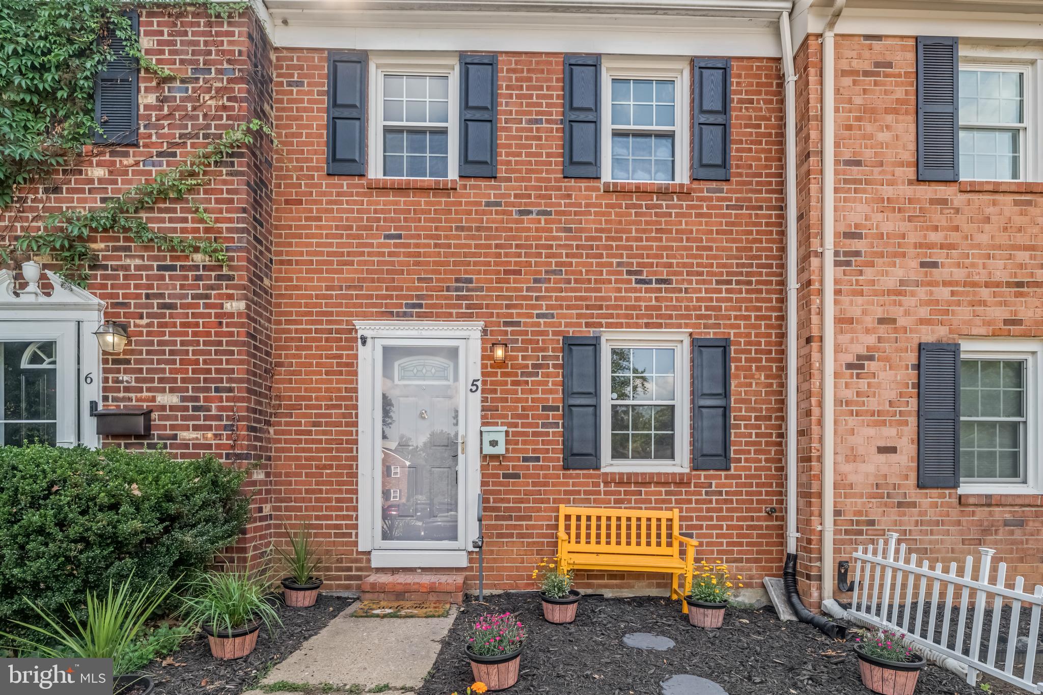 OLDE GREENWICH - Residential