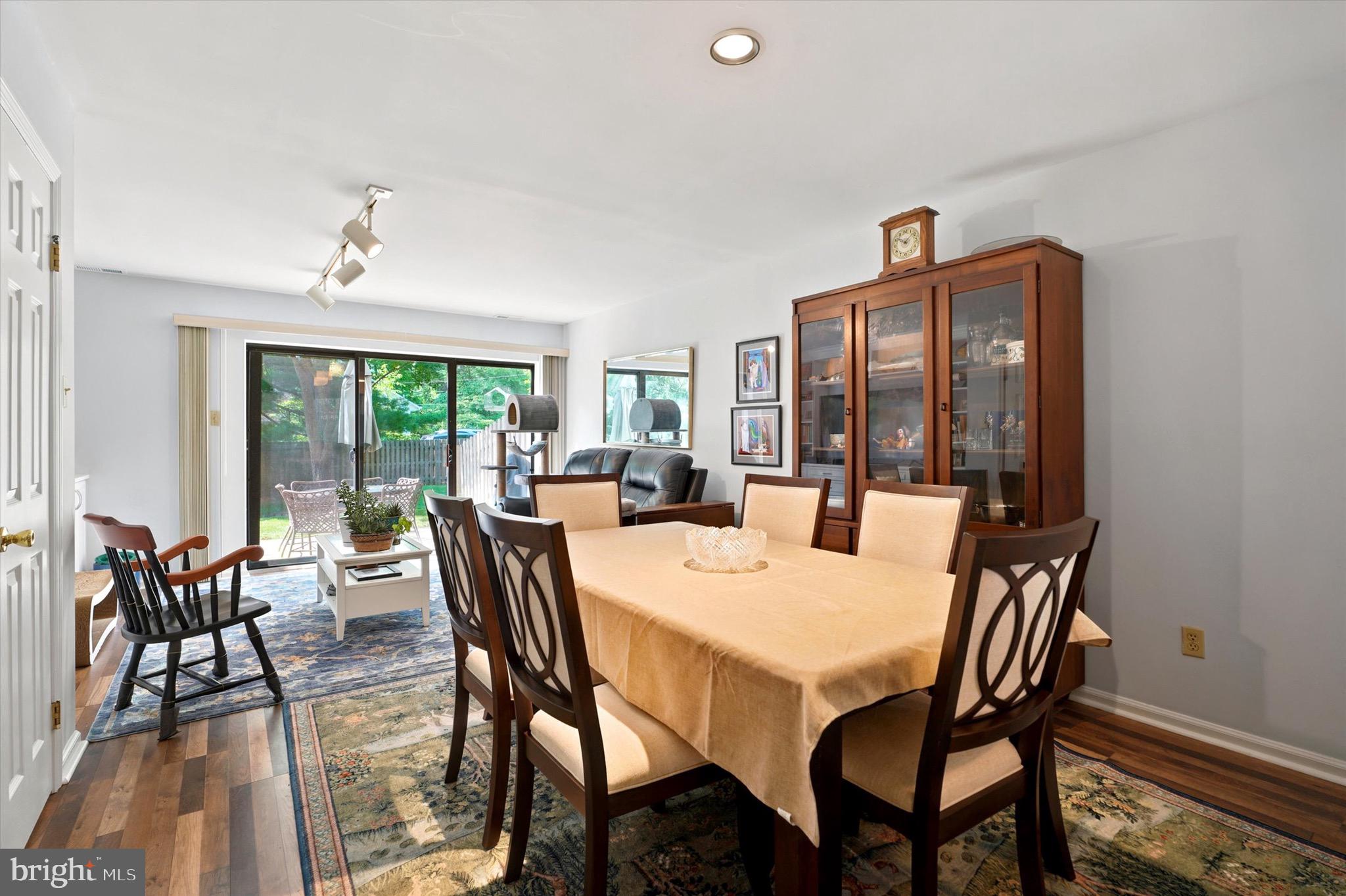 LANDMARK - Residential