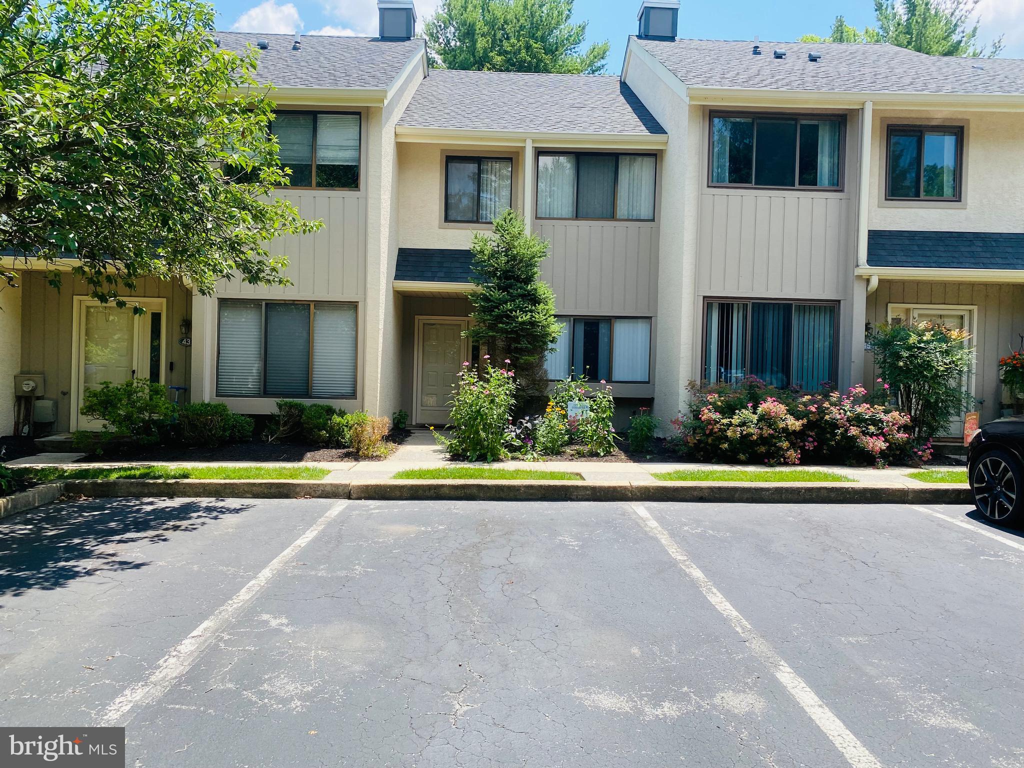 LANDMARK - Residential