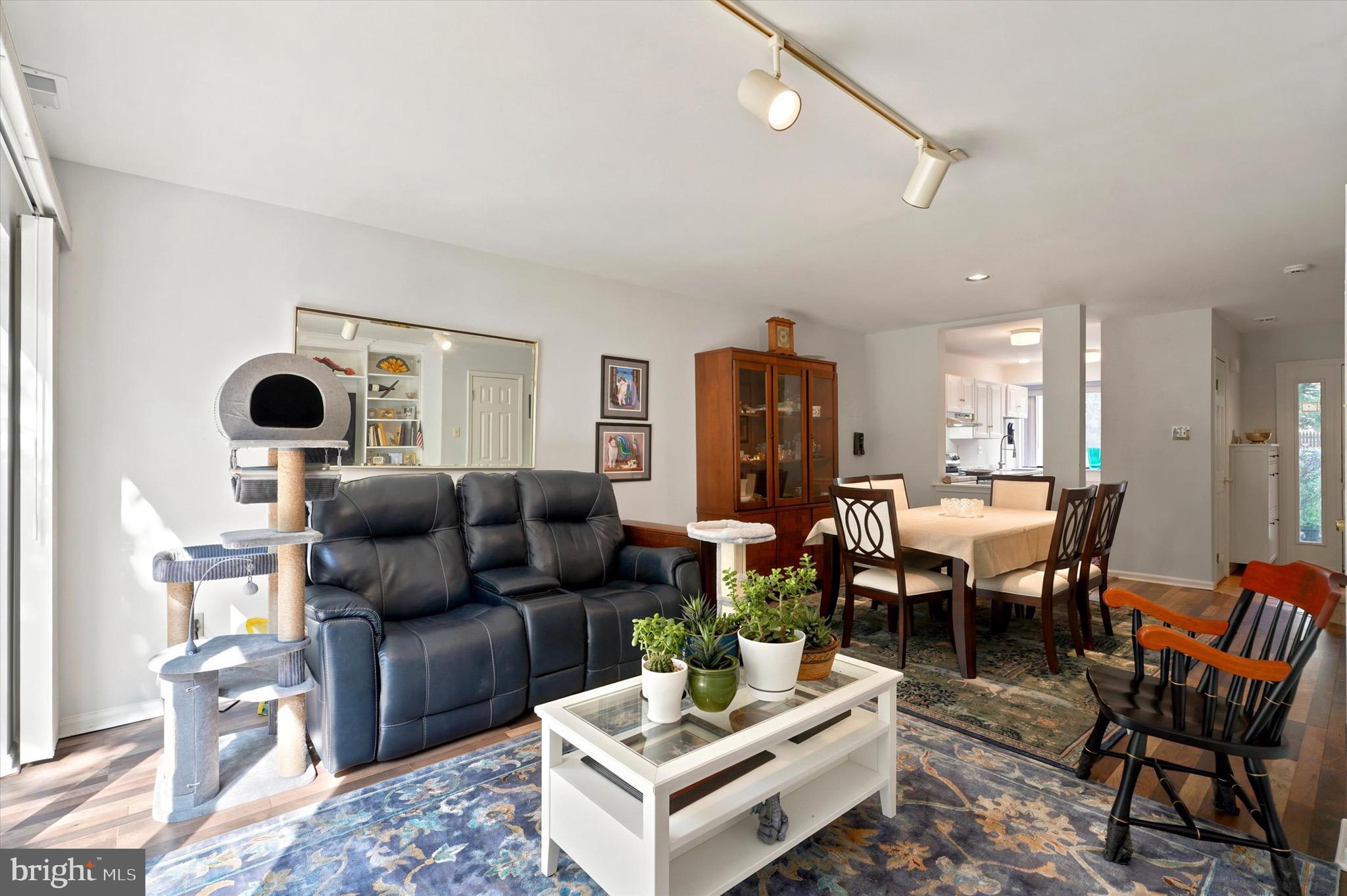 LANDMARK - Residential