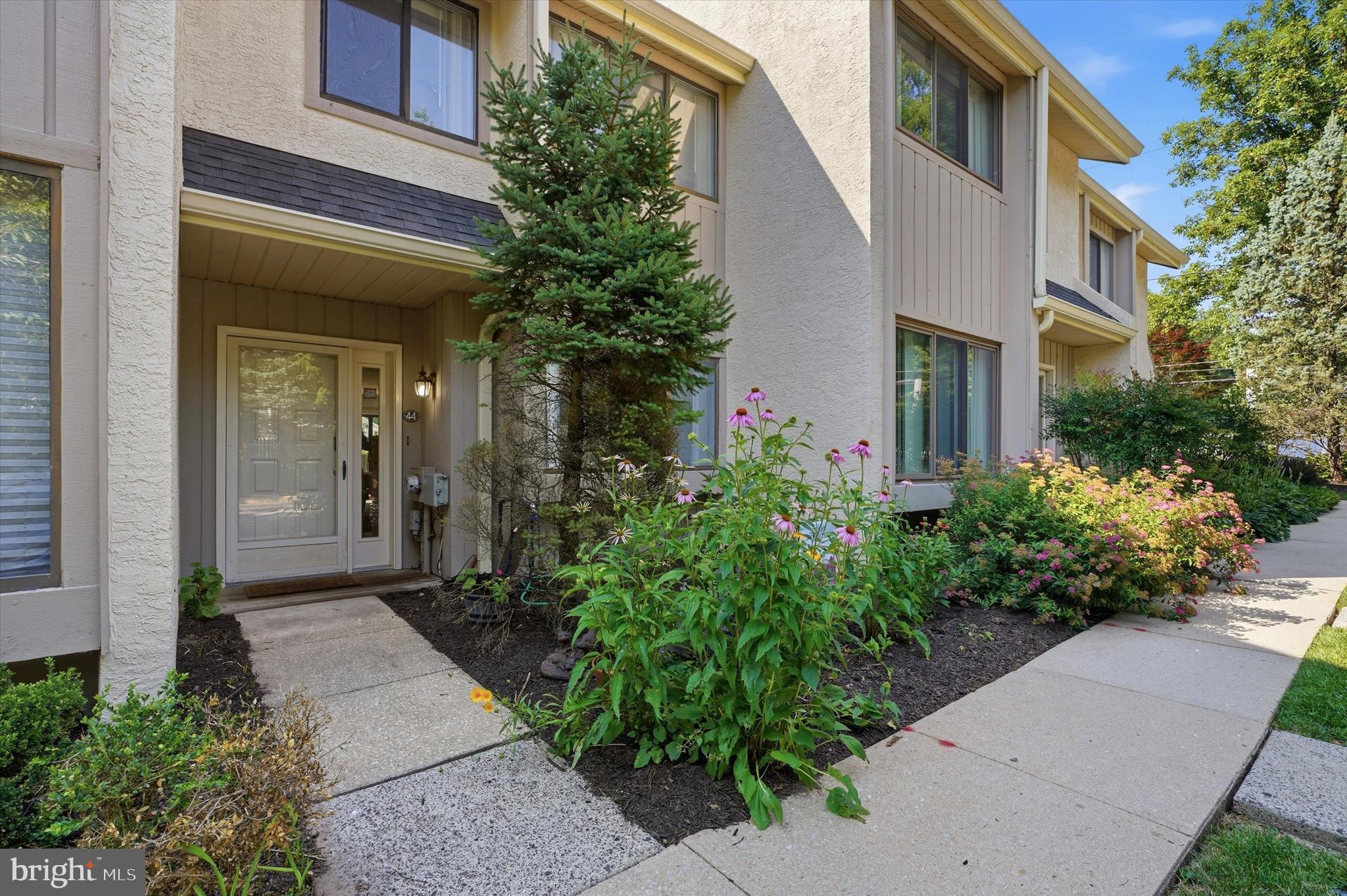 LANDMARK - Residential