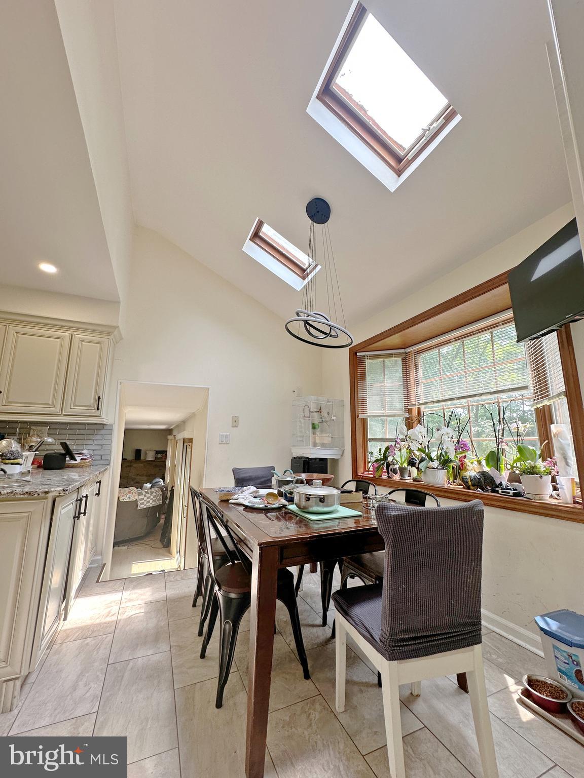 HUNTINGDON VALLEY - Residential