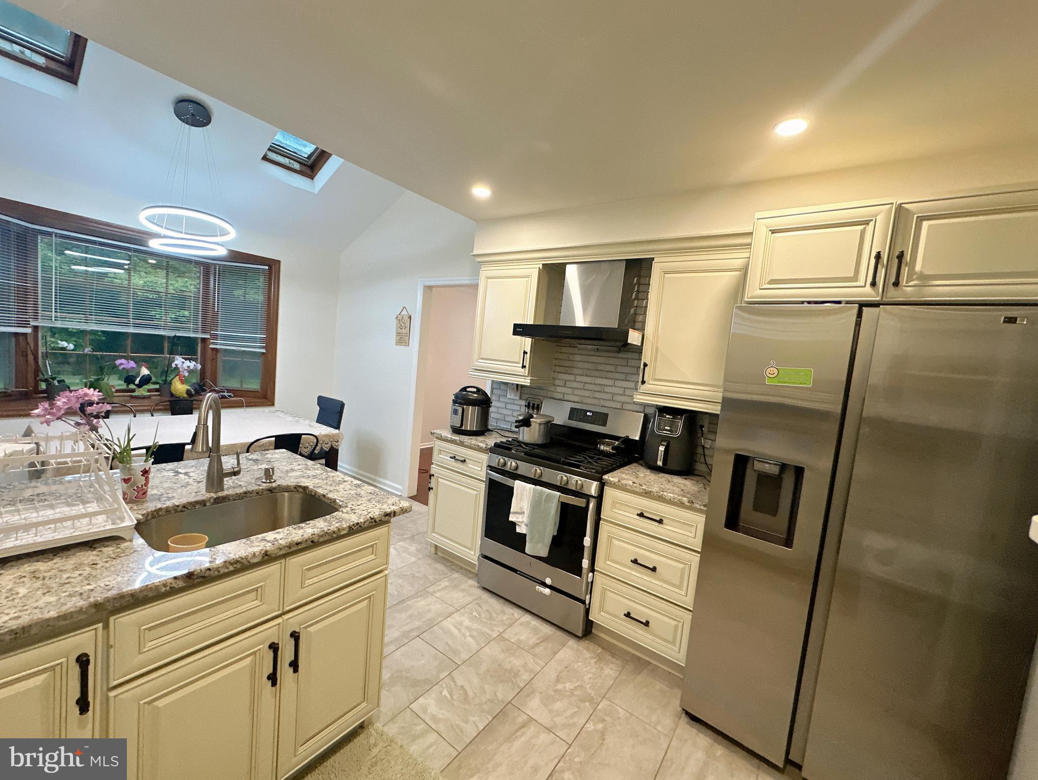 HUNTINGDON VALLEY - Residential