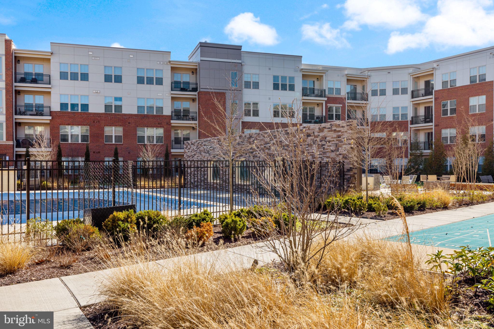 BOULEVARD VI TOWNS - Residential