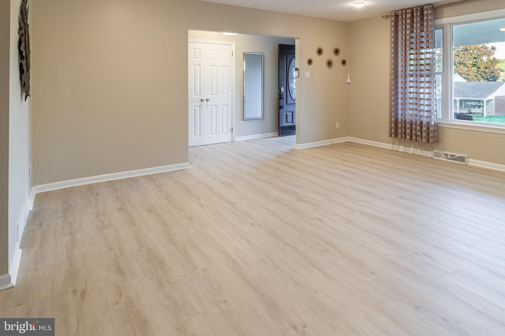 BRENTWOOD MANOR - Residential