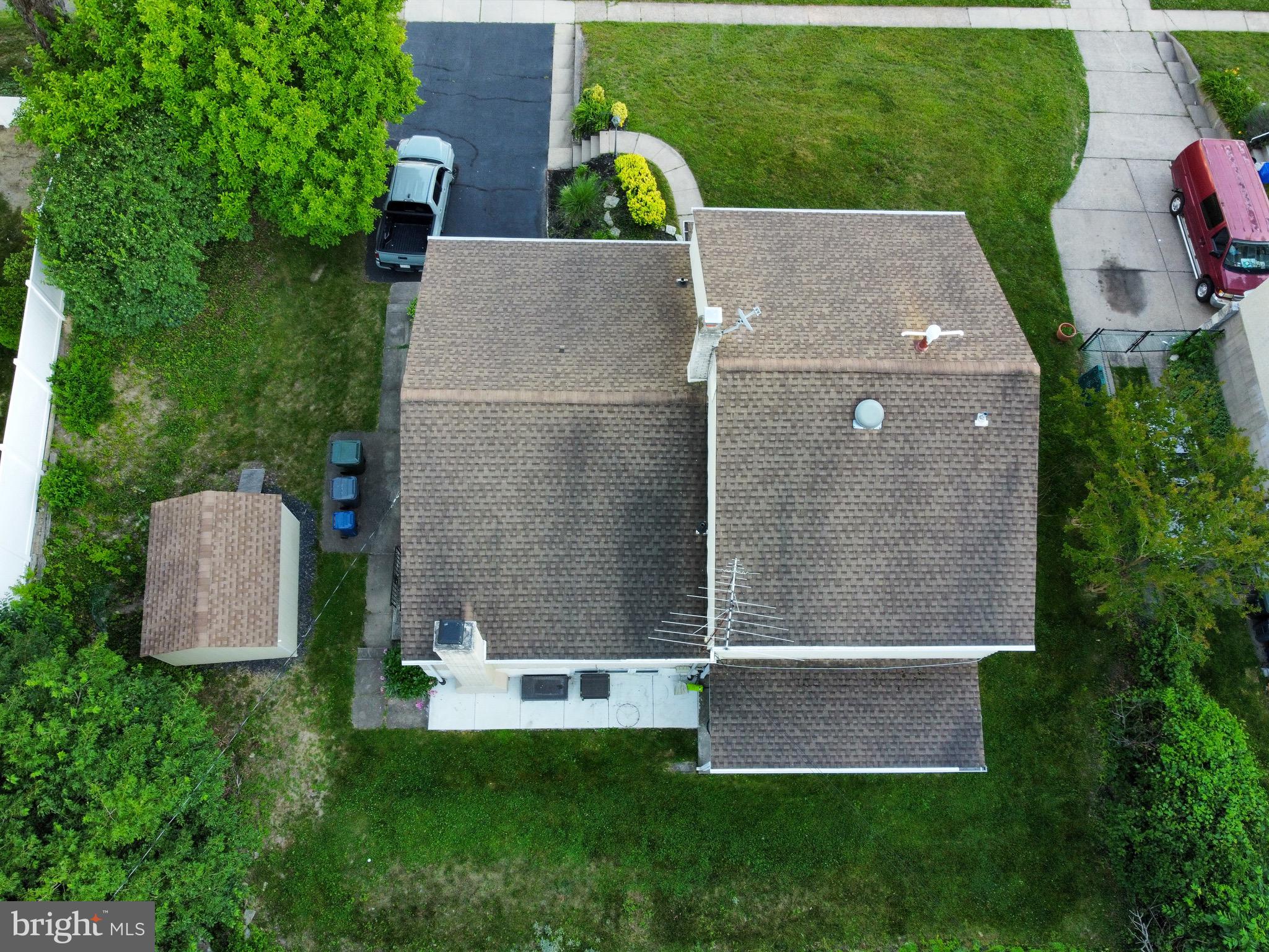 BRENTWOOD MANOR - Residential