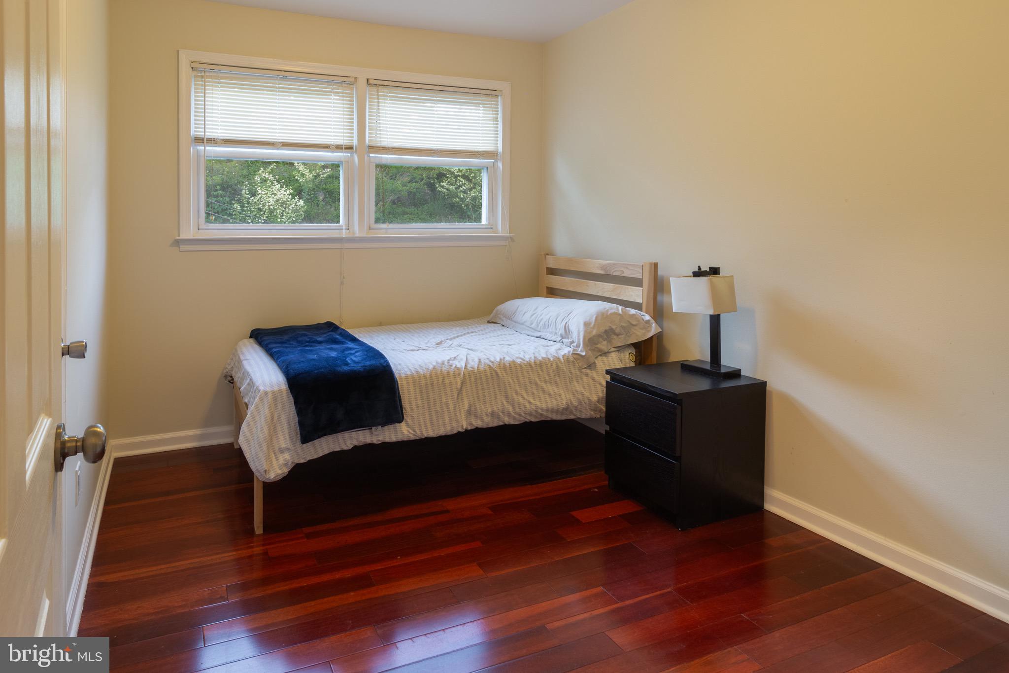 BRENTWOOD MANOR - Residential