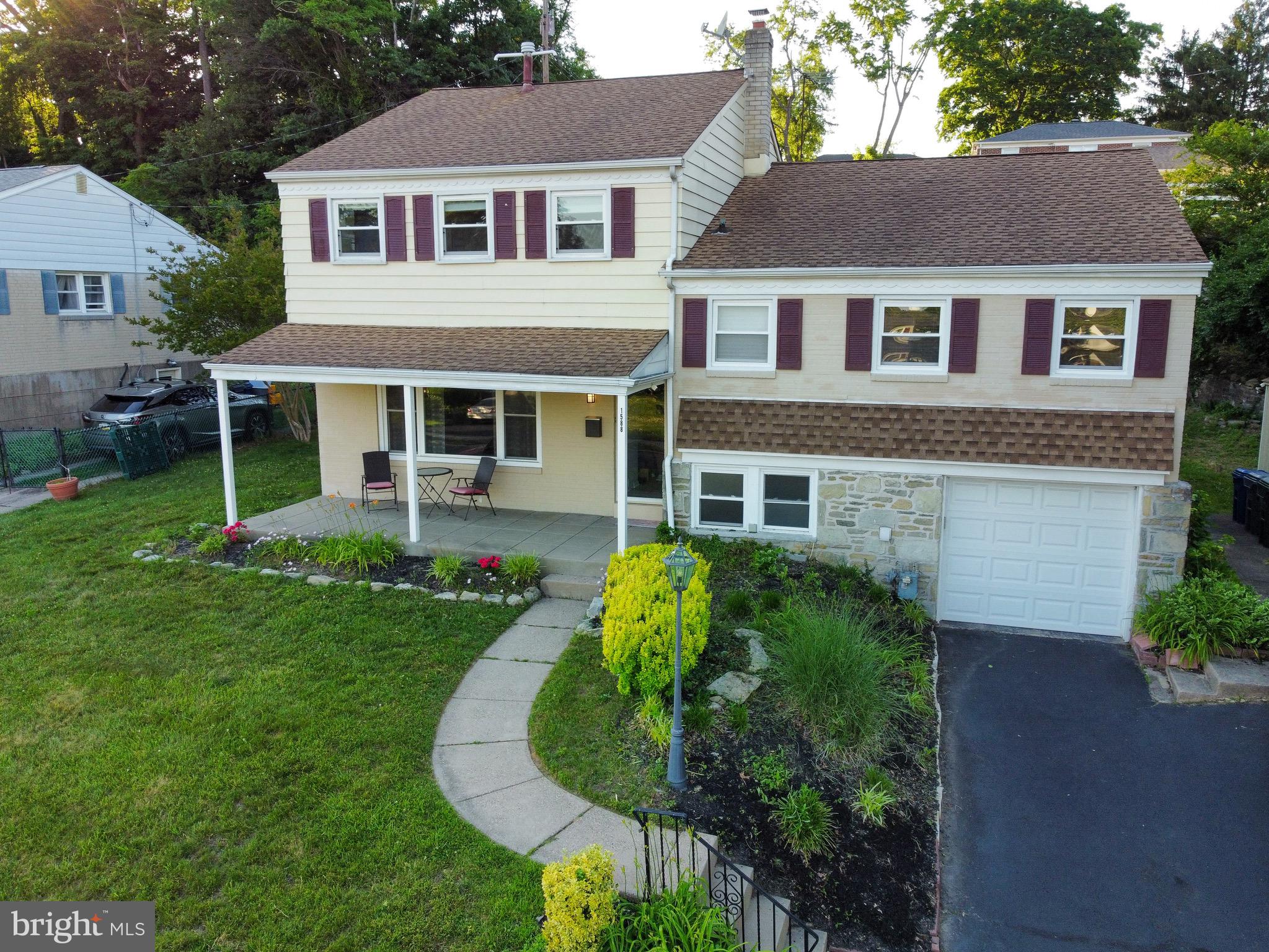 Welcome to 1588 Williams Rd, a spacious split-level home in Abington offering 6 bedrooms, 3.5 bathrooms, and the flexible living space today’s buyers are looking for. The recently updated kitchen provides a fresh, functional space for everyday meals and gatherings, while the finished basement adds even more room for recreation, storage, a home office, guest space, or extended living needs. With multiple bedrooms and bathrooms across the home, this property is well suited for a growing household, multi-generational living, or anyone who simply needs more space. Located on a quiet residential street near shopping, dining, parks, schools, and major routes, this home offers comfort, convenience, and room to grow. Join us for the open house this Sunday from 1:00–3:00 PM.