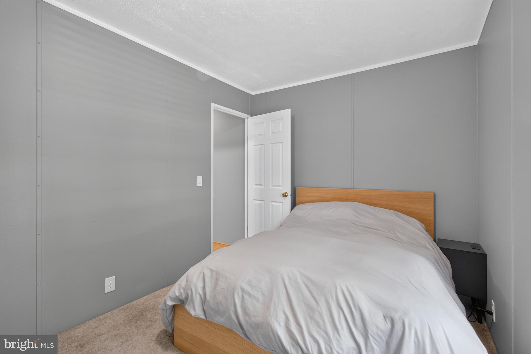 WHISPERING PINE MHP - Residential