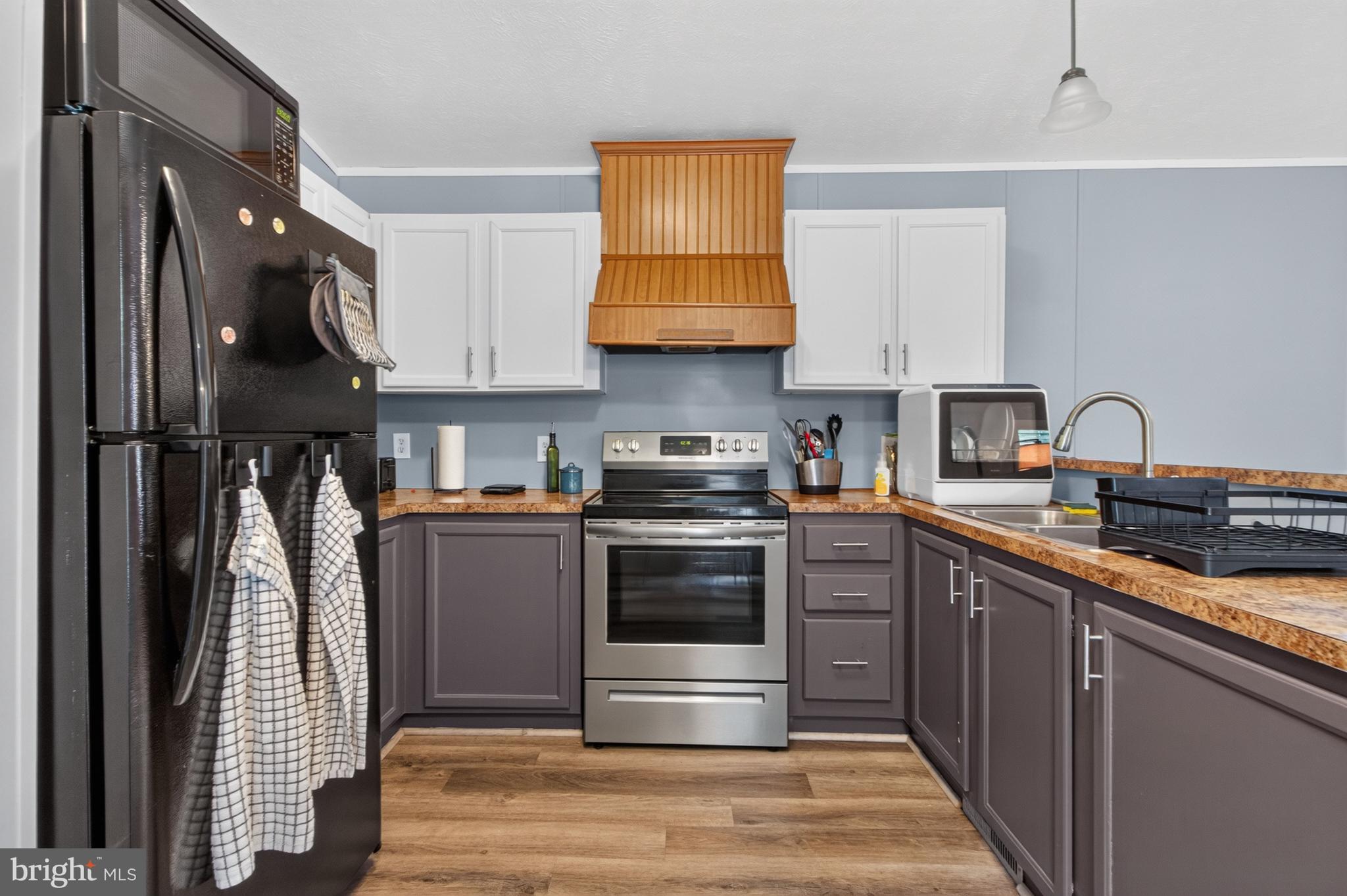 WHISPERING PINE MHP - Residential