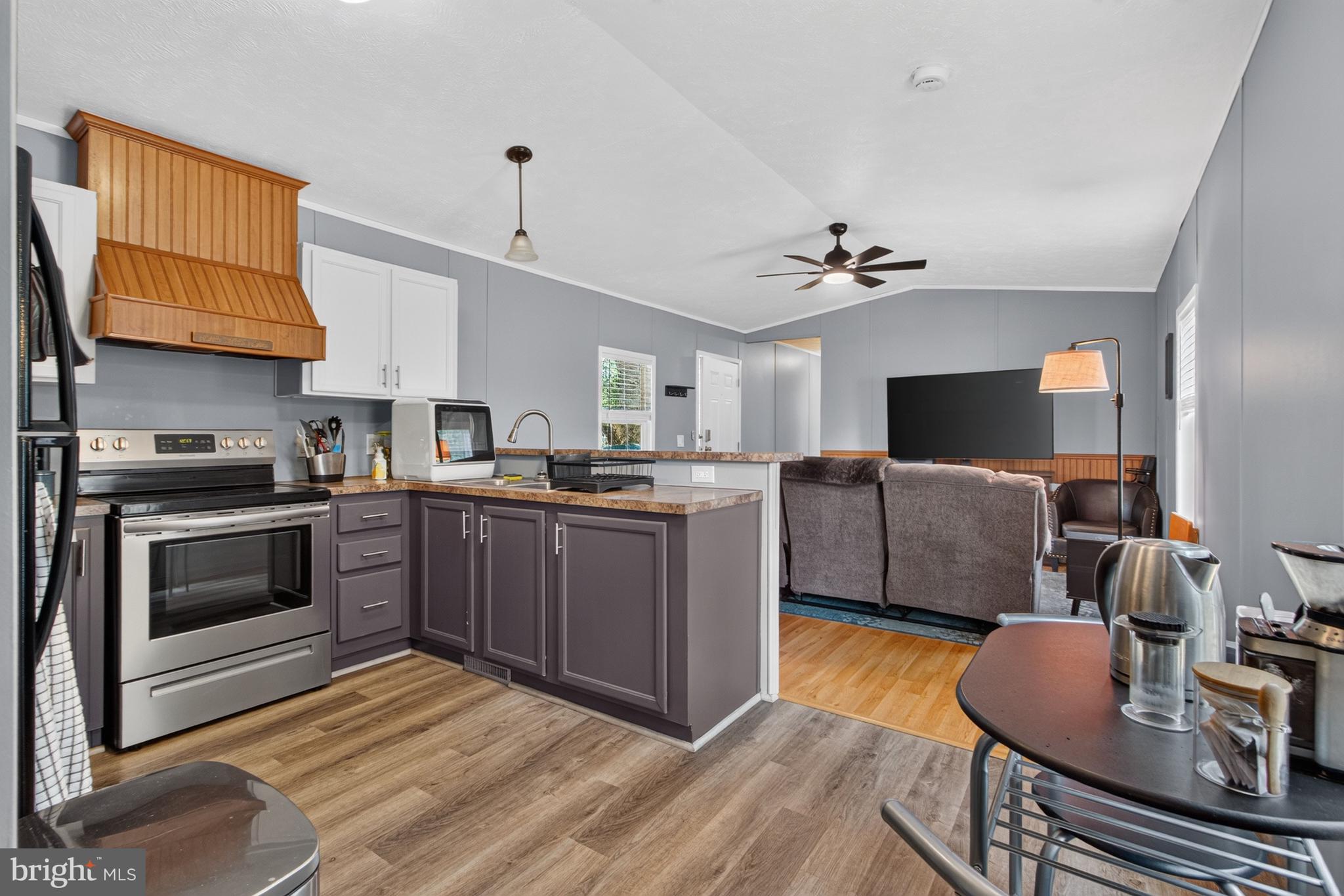 WHISPERING PINE MHP - Residential