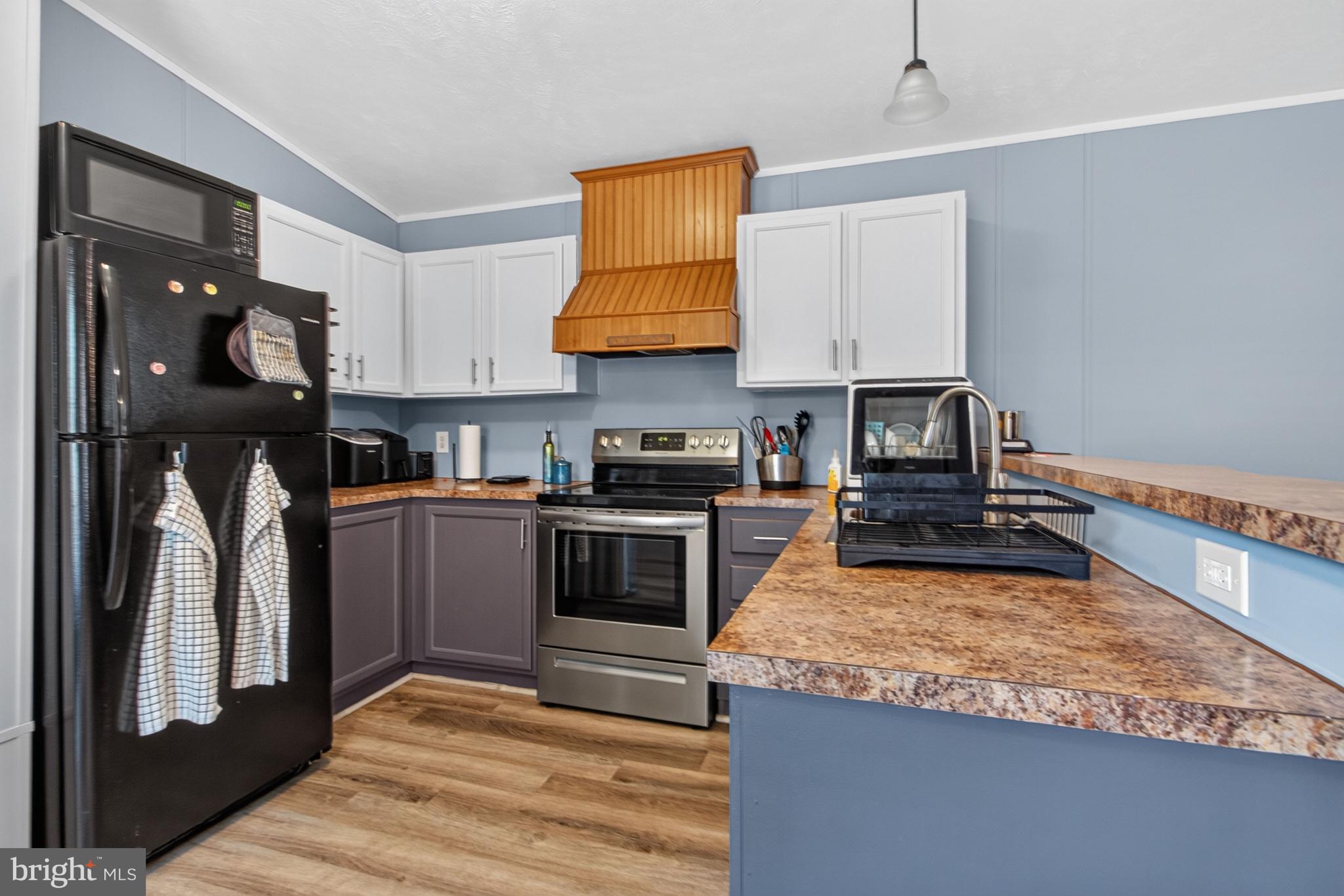 WHISPERING PINE MHP - Residential