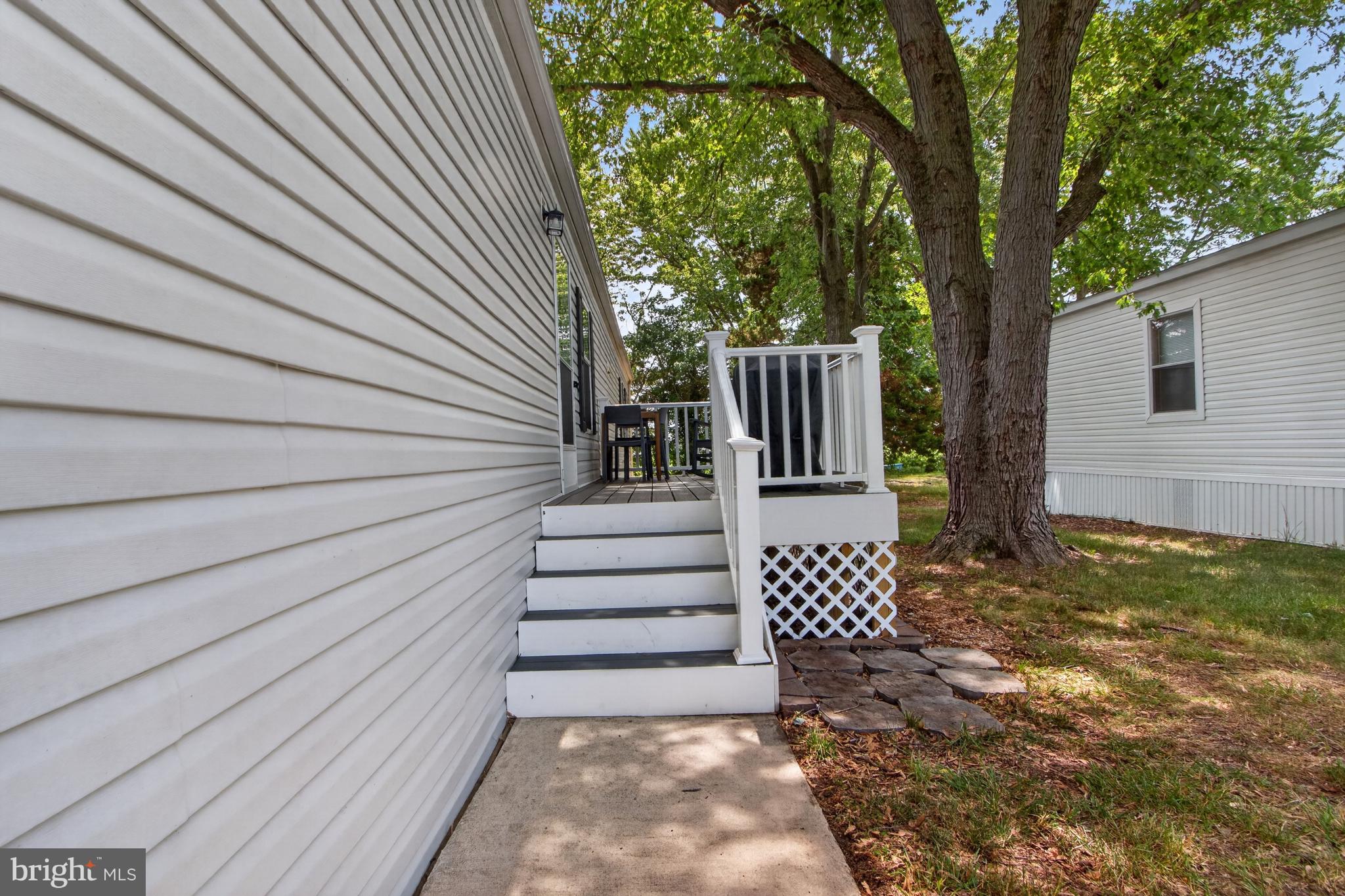 WHISPERING PINE MHP - Residential