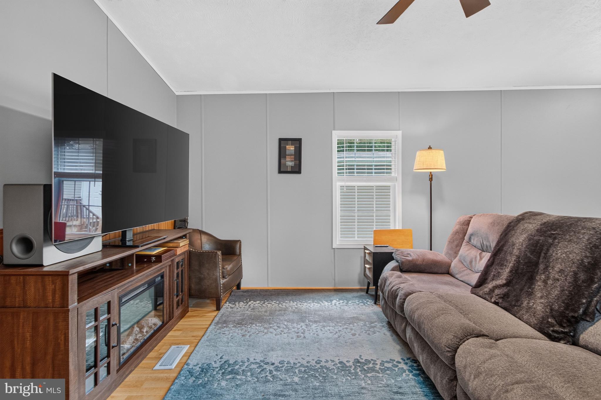 WHISPERING PINE MHP - Residential