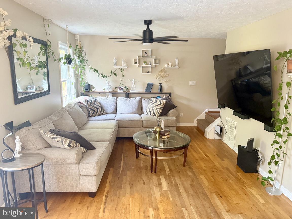 LAKESIDE ESTATES - Residential