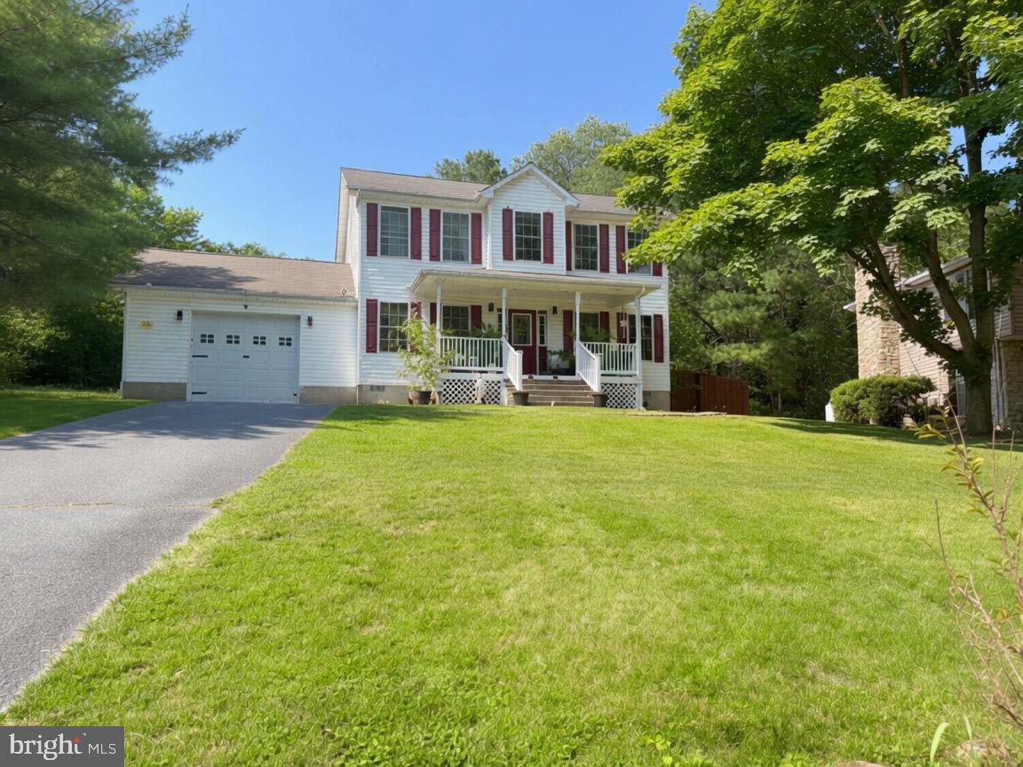 LAKESIDE ESTATES - Residential