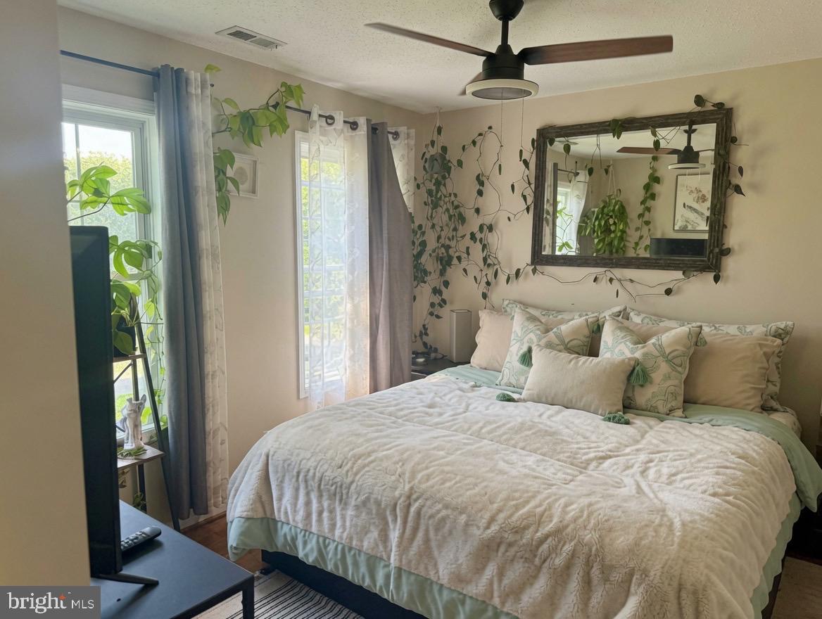 LAKESIDE ESTATES - Residential