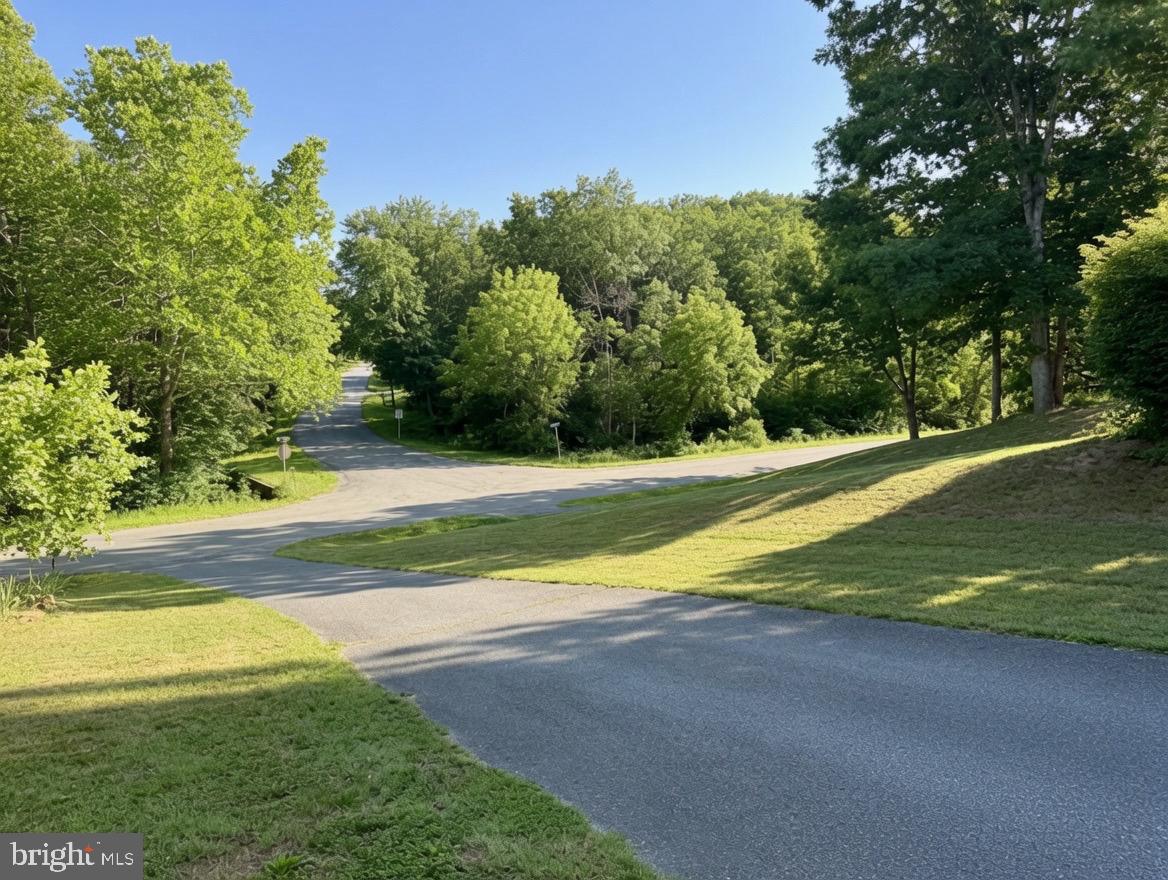 LAKESIDE ESTATES - Residential